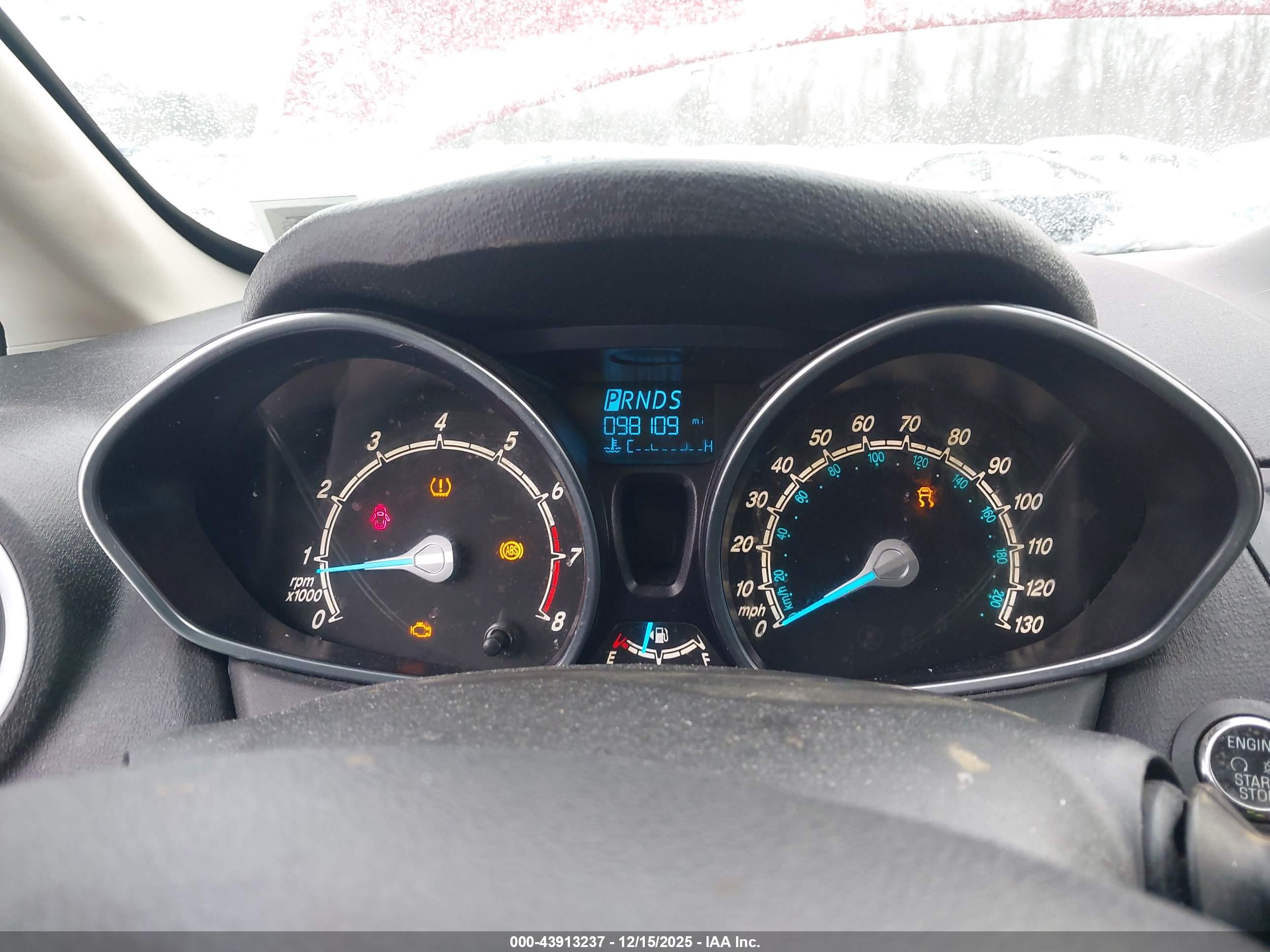 FORD FIESTA image 7