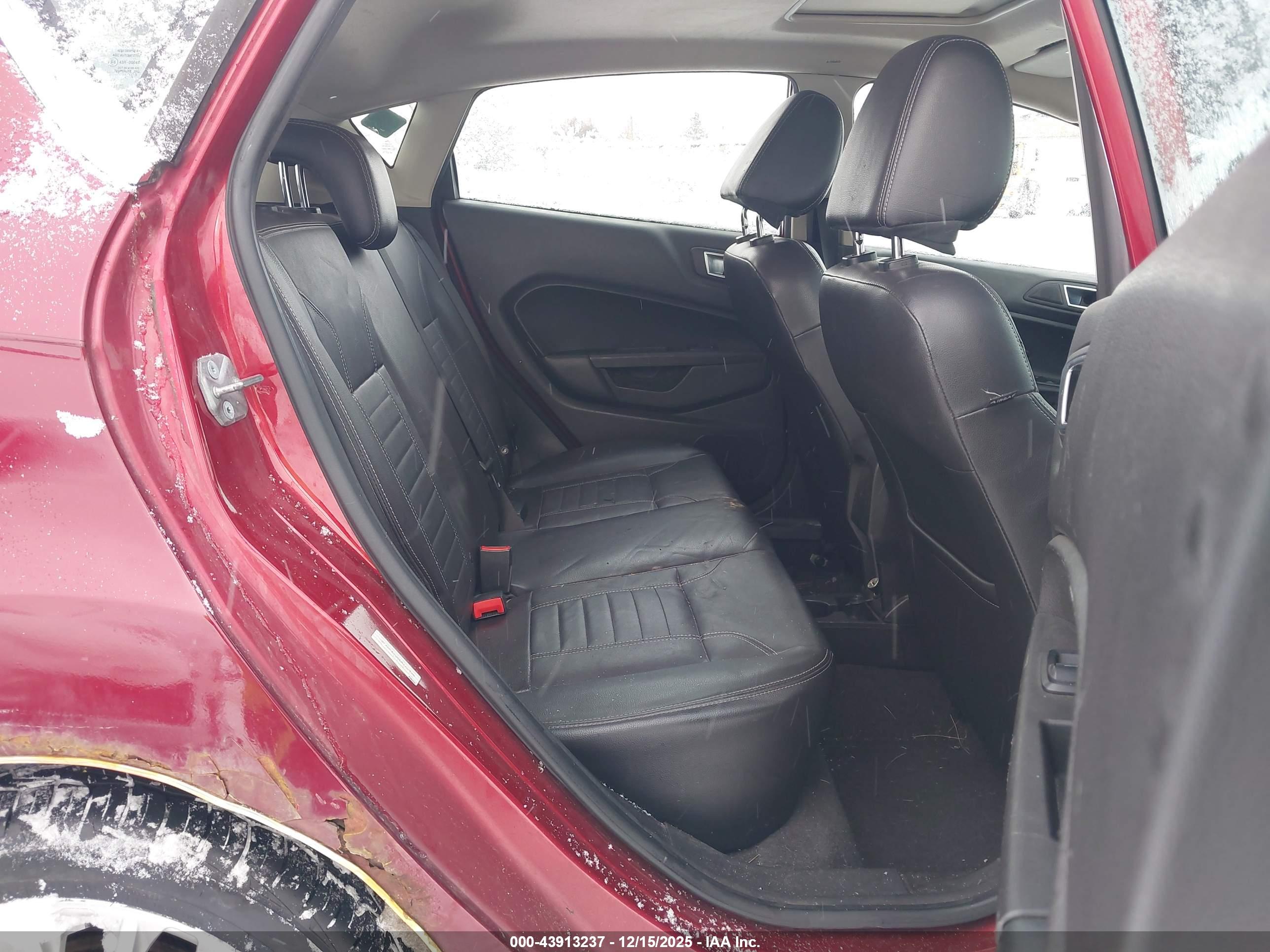 FORD FIESTA image 8