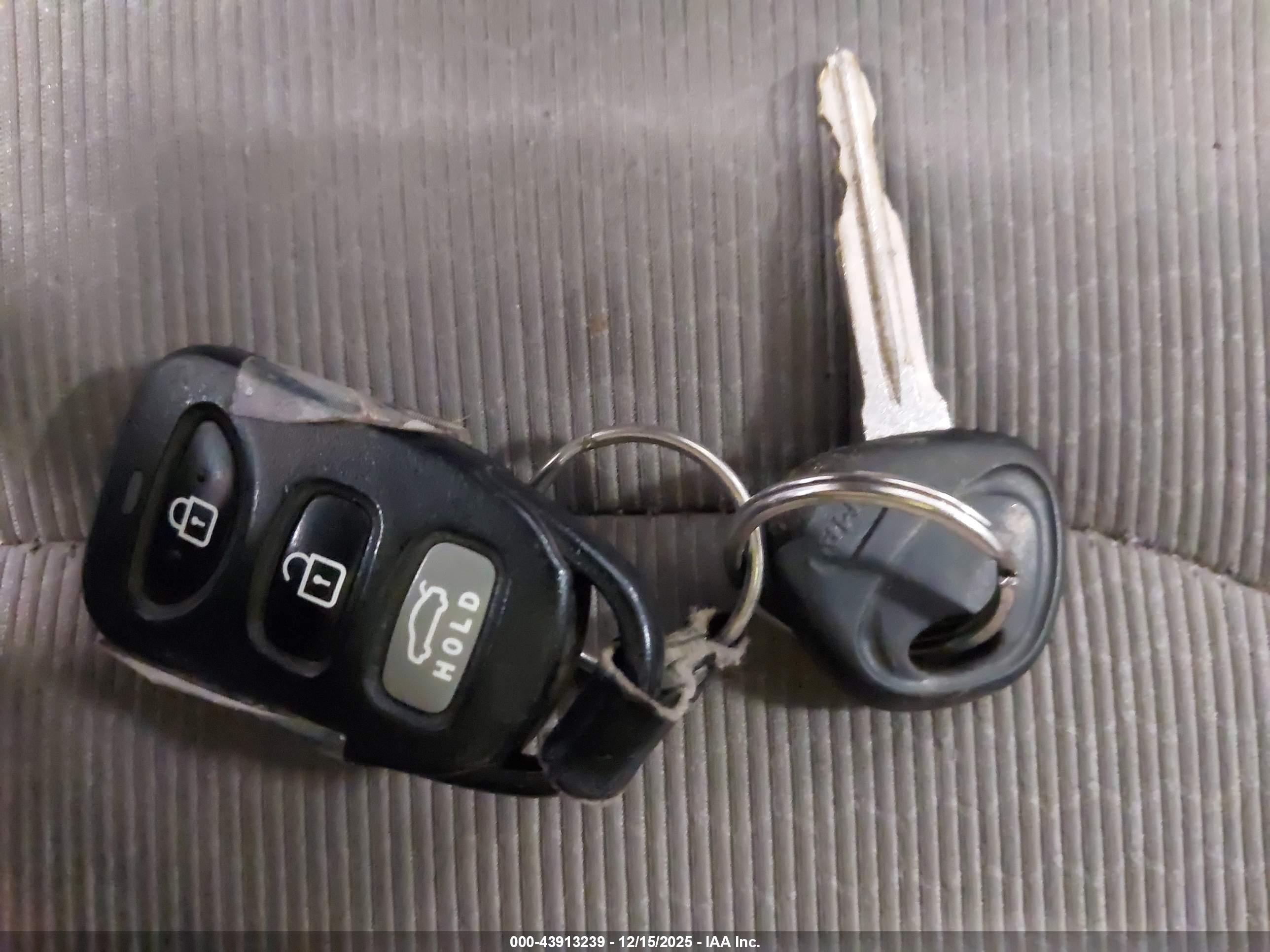 HYUNDAI ELANTRA image 11