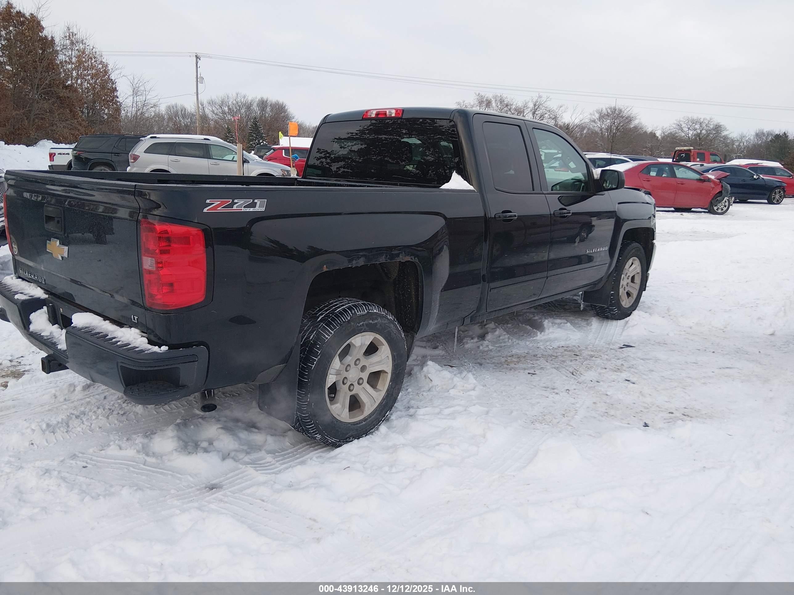 CHEVROLET SILVERADO image 4