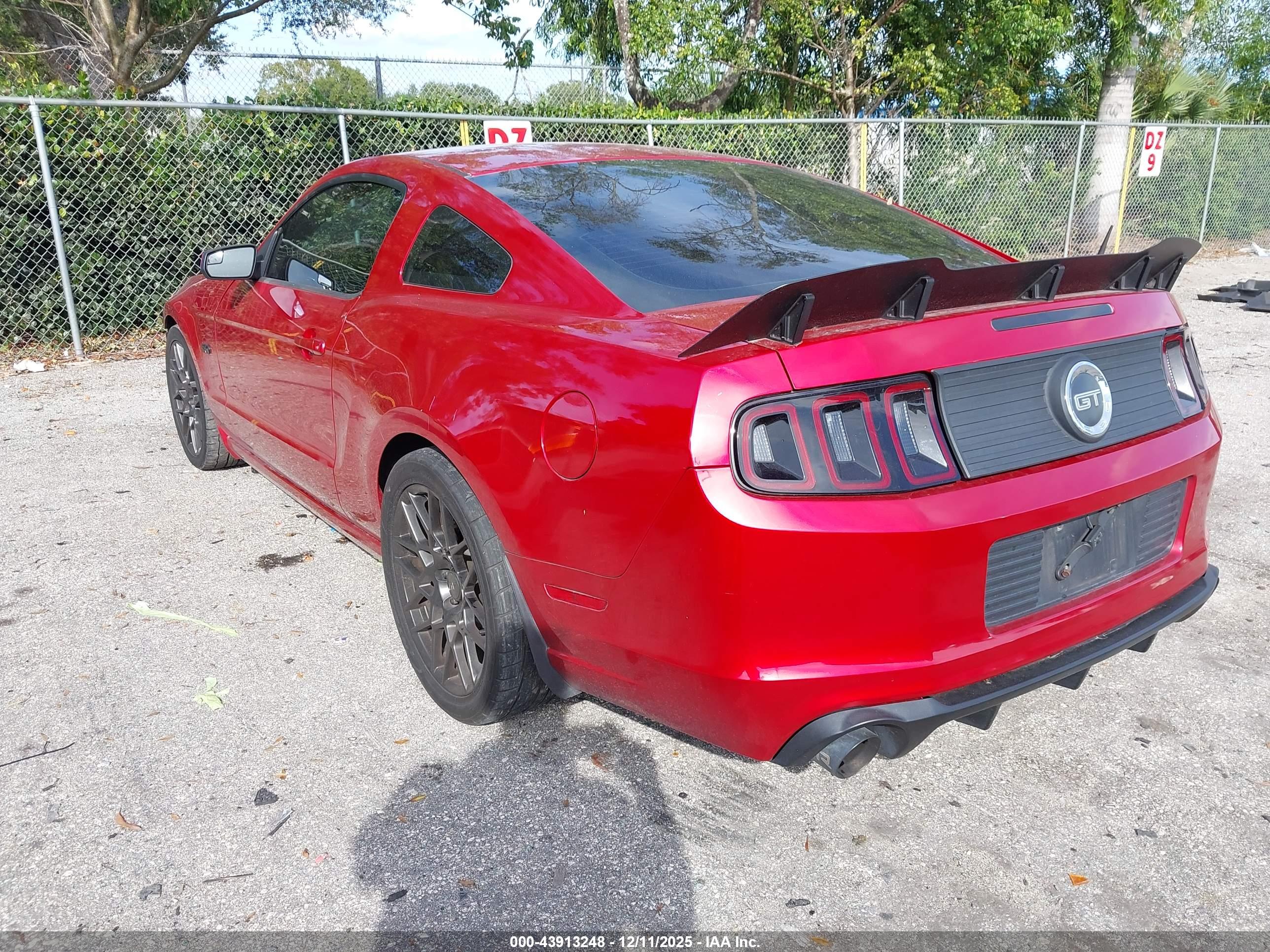 FORD MUSTANG image 3