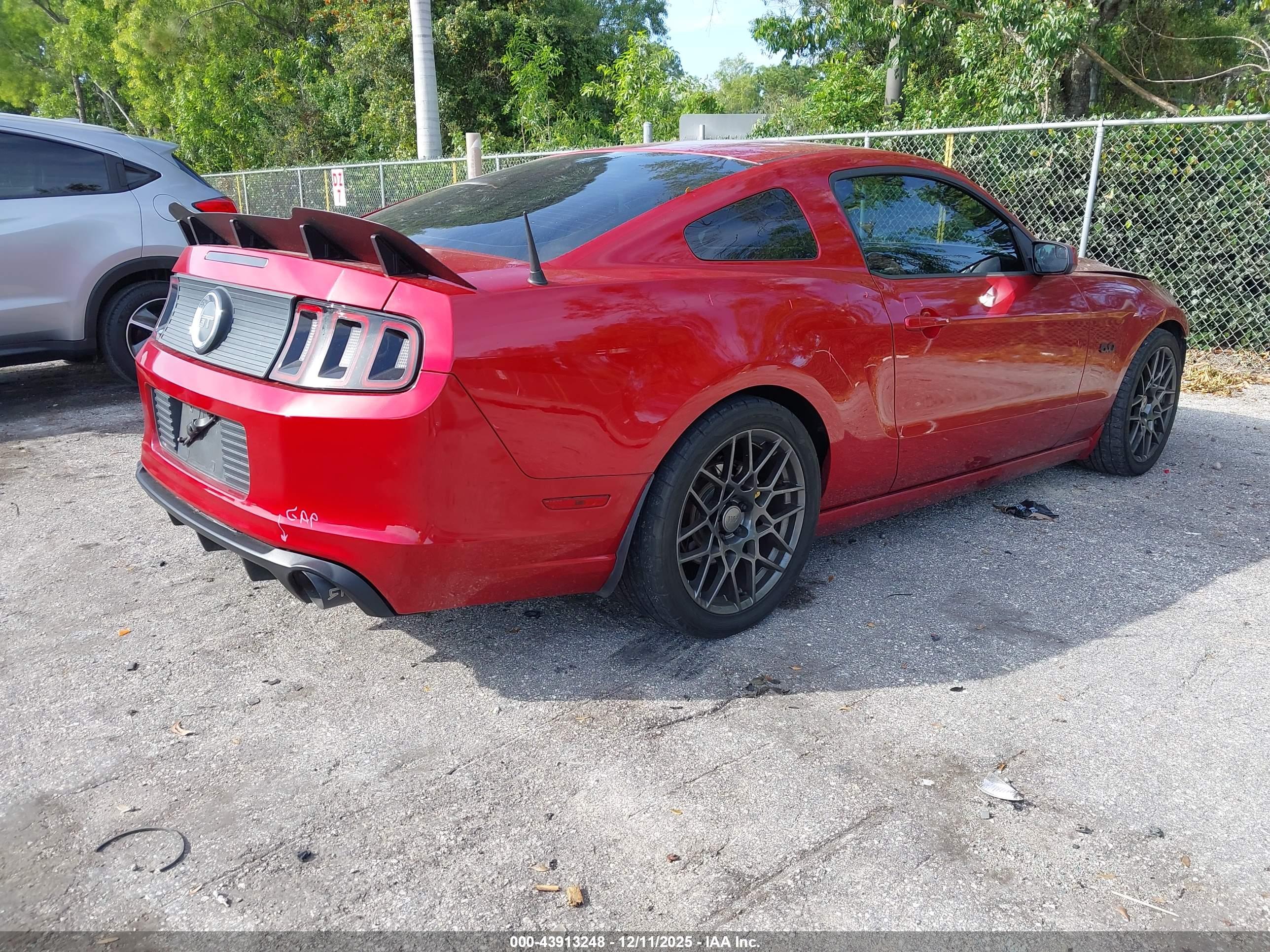 FORD MUSTANG image 4
