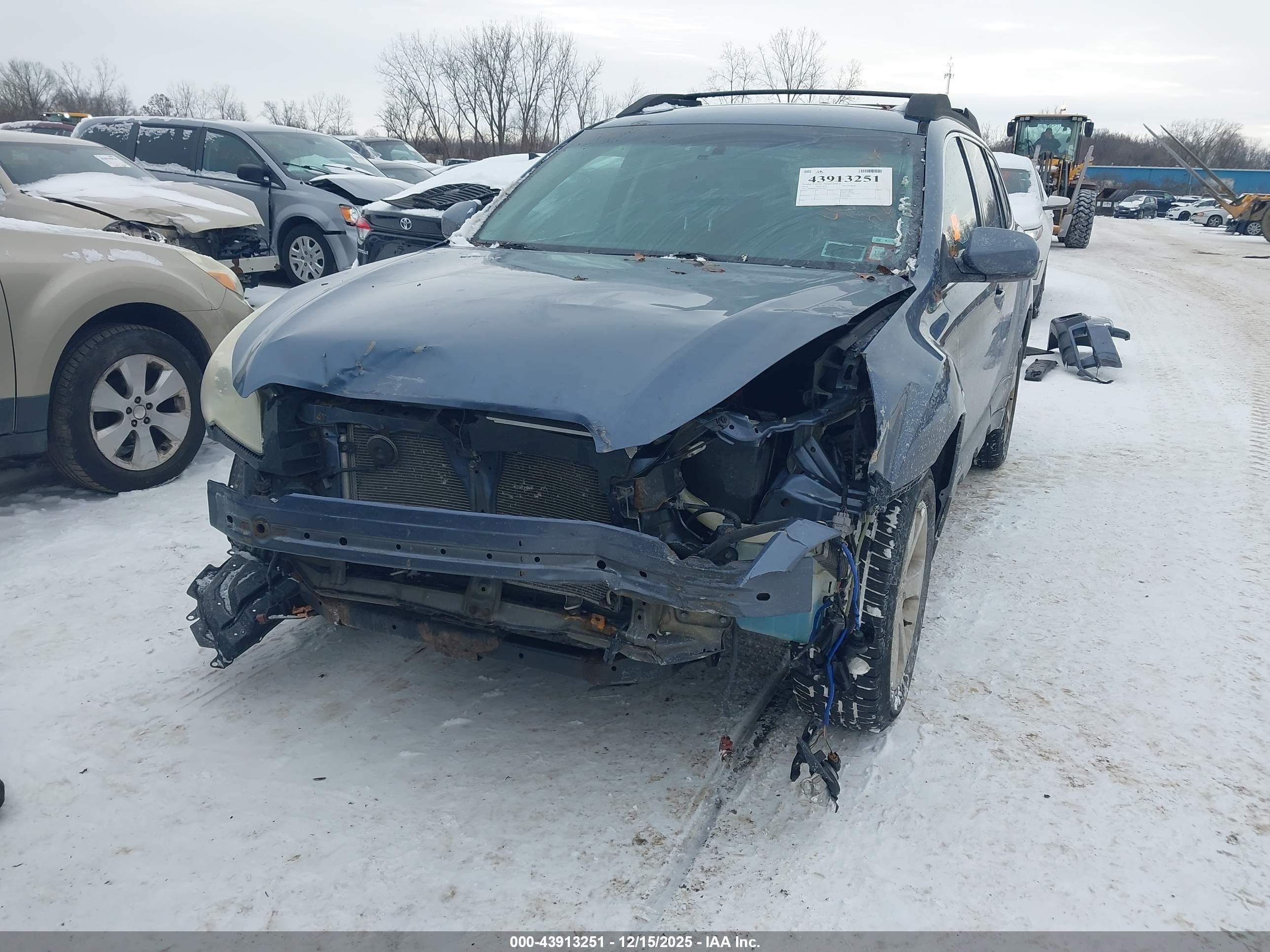 SUBARU OUTBACK image 6