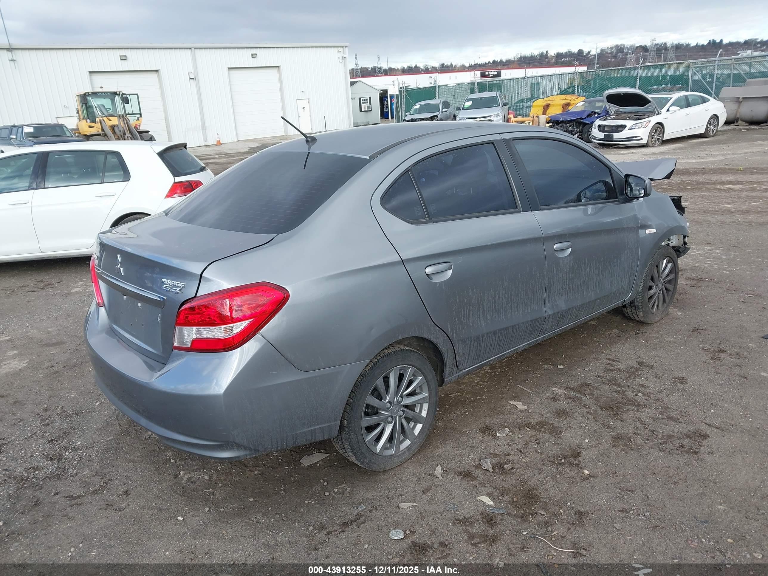 MITSUBISHI MIRAGE image 4