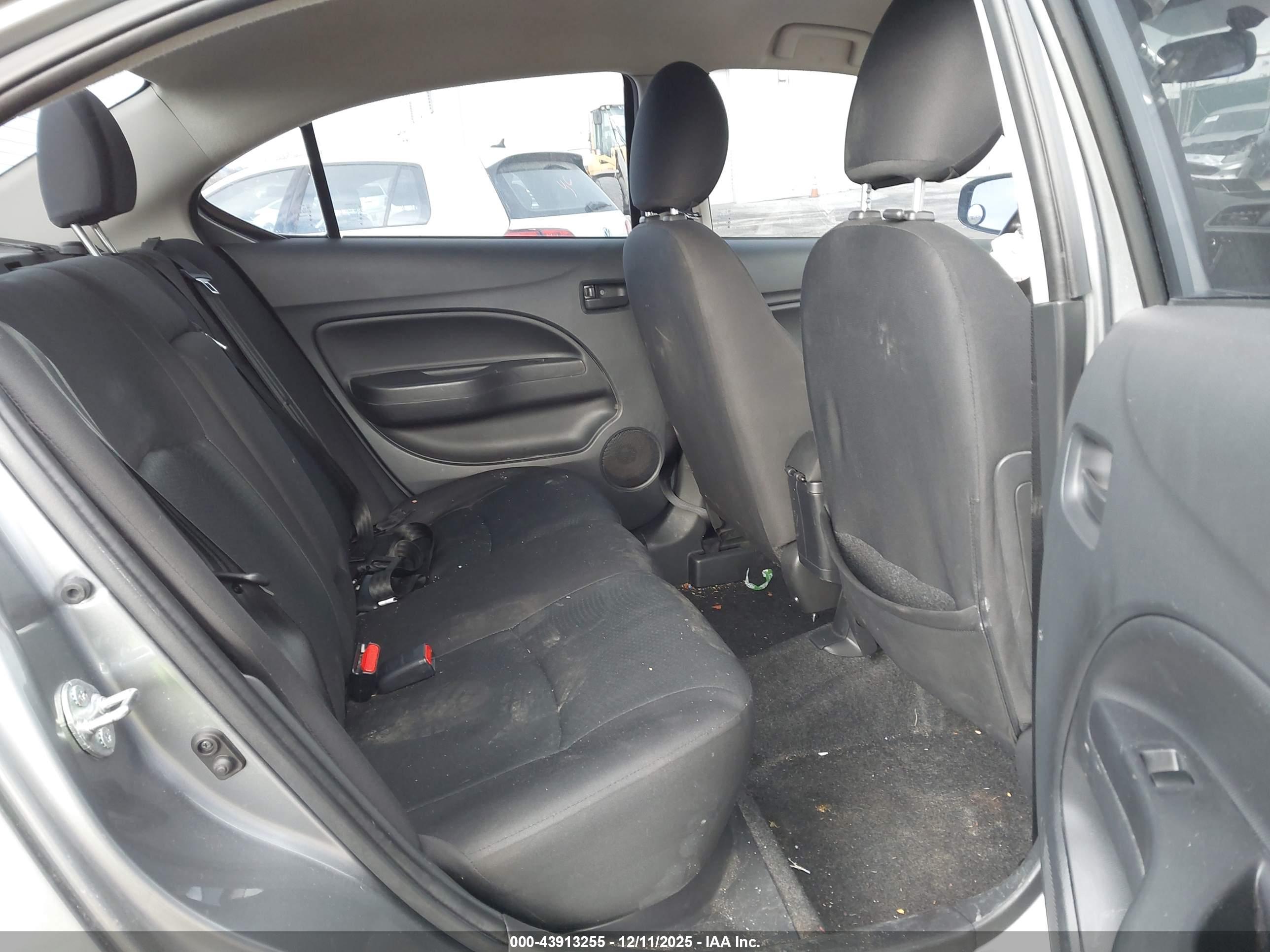 MITSUBISHI MIRAGE image 8