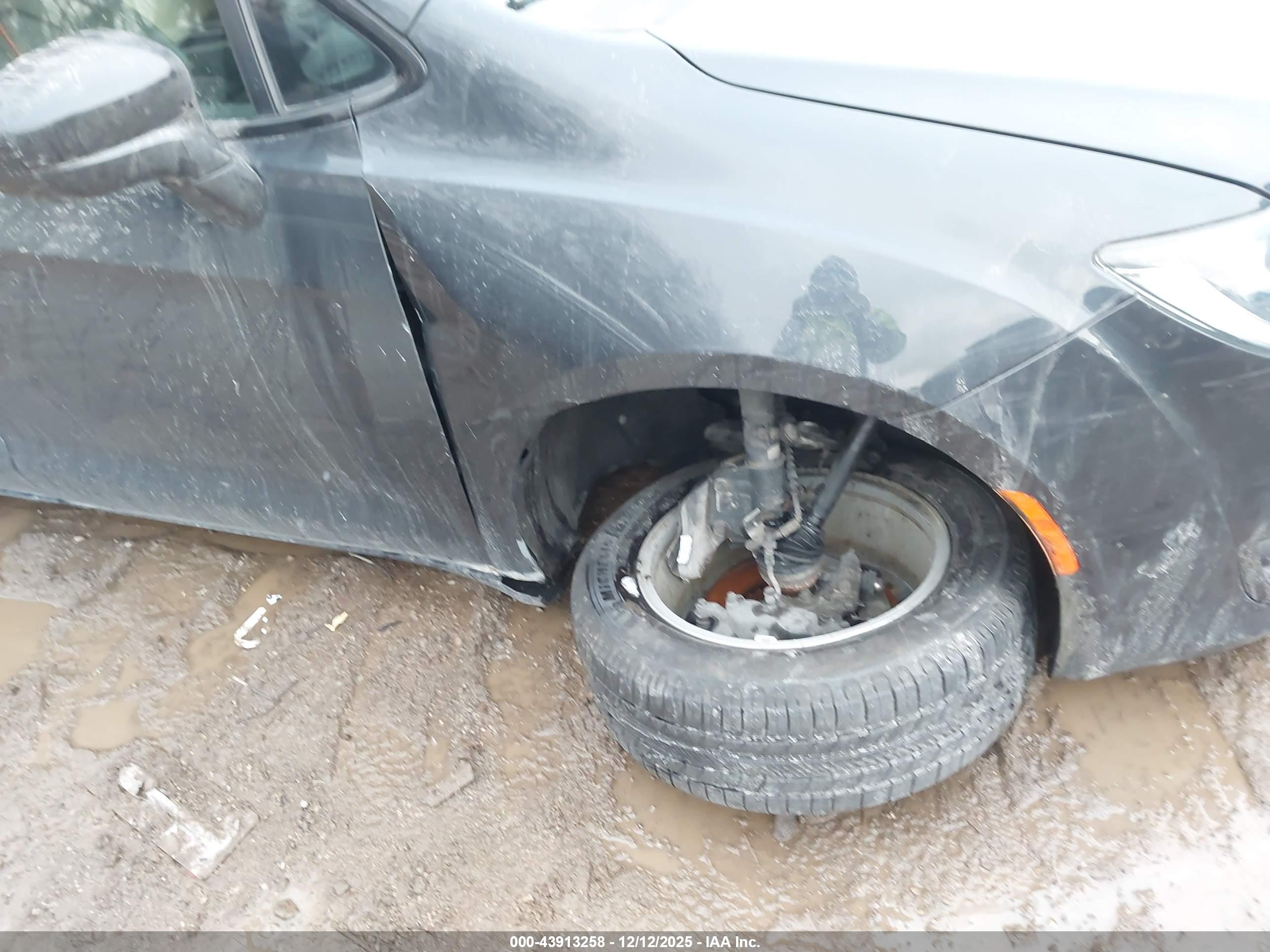 CHRYSLER PACIFICA image 6