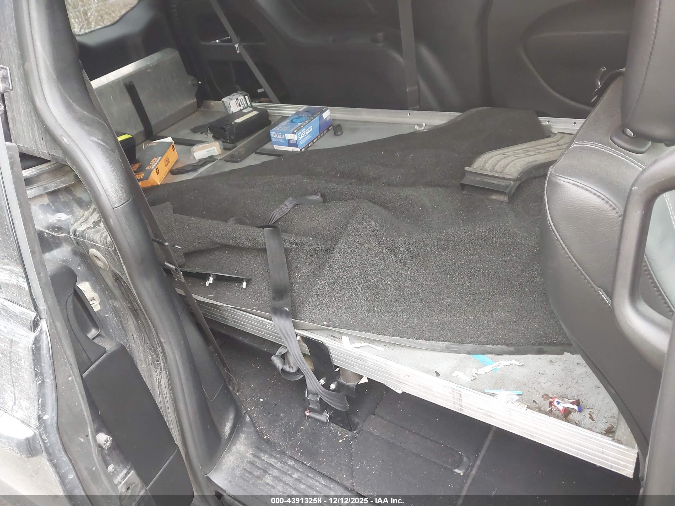 CHRYSLER PACIFICA image 8