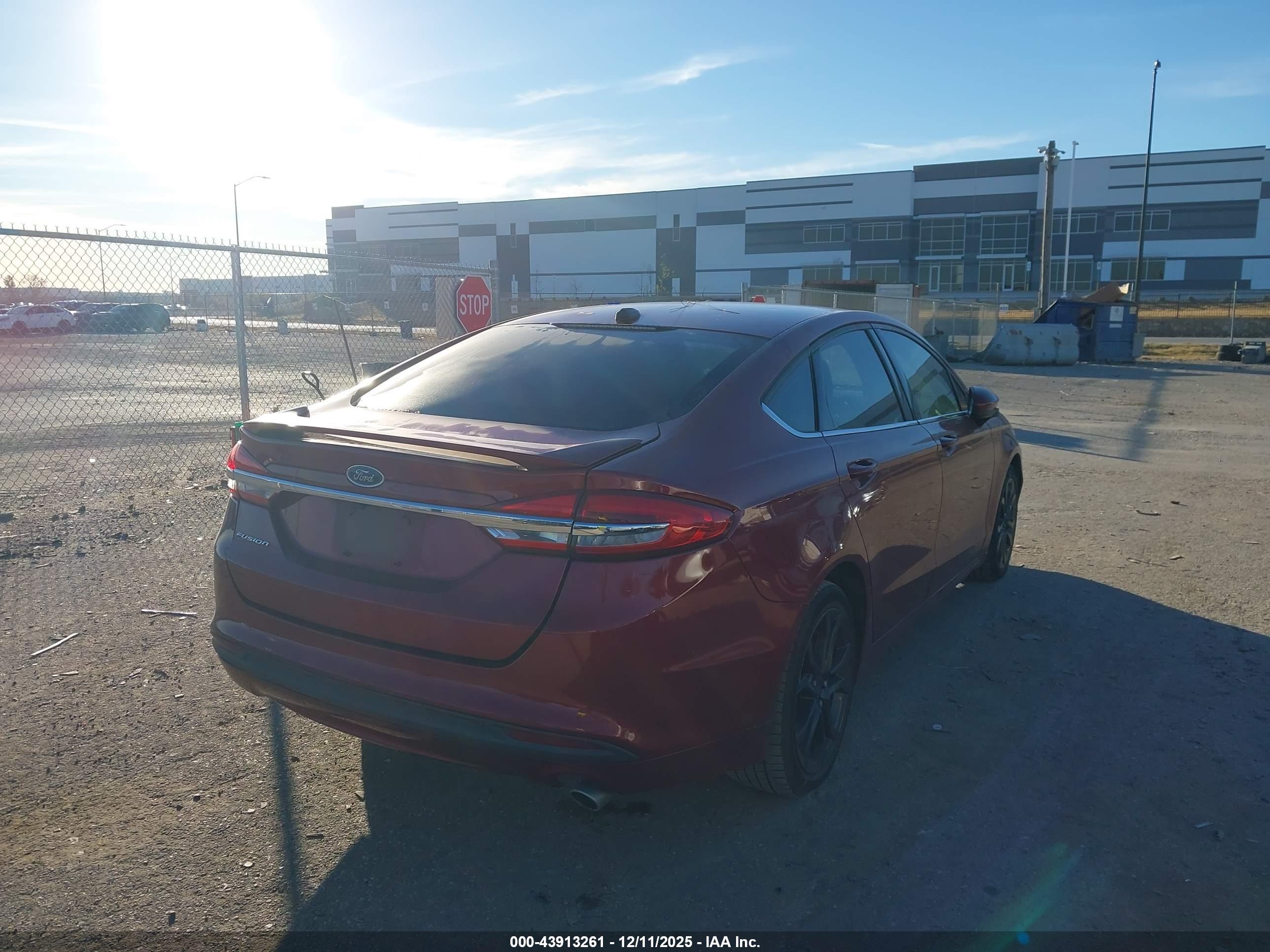 FORD FUSION image 4