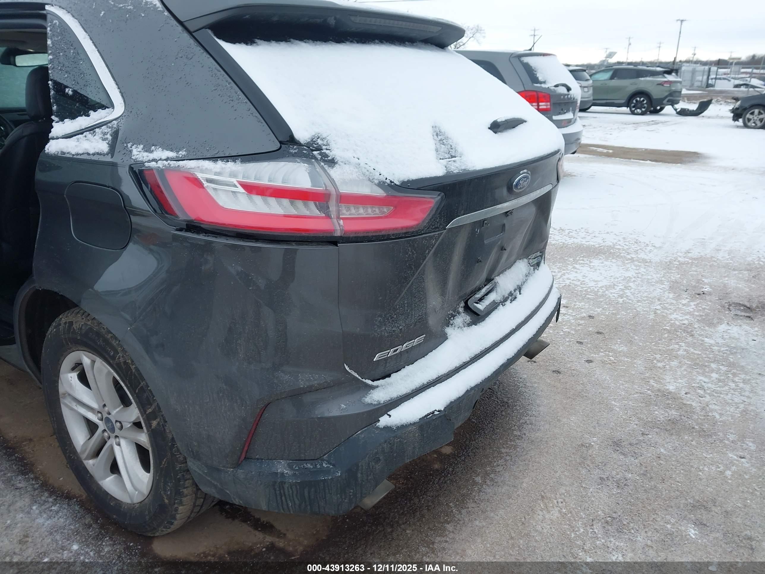 FORD EDGE image 6