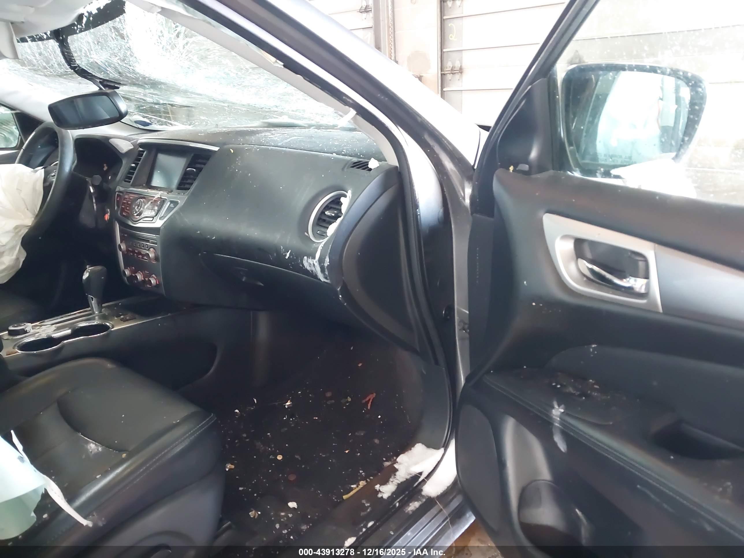 NISSAN PATHFINDER image 5