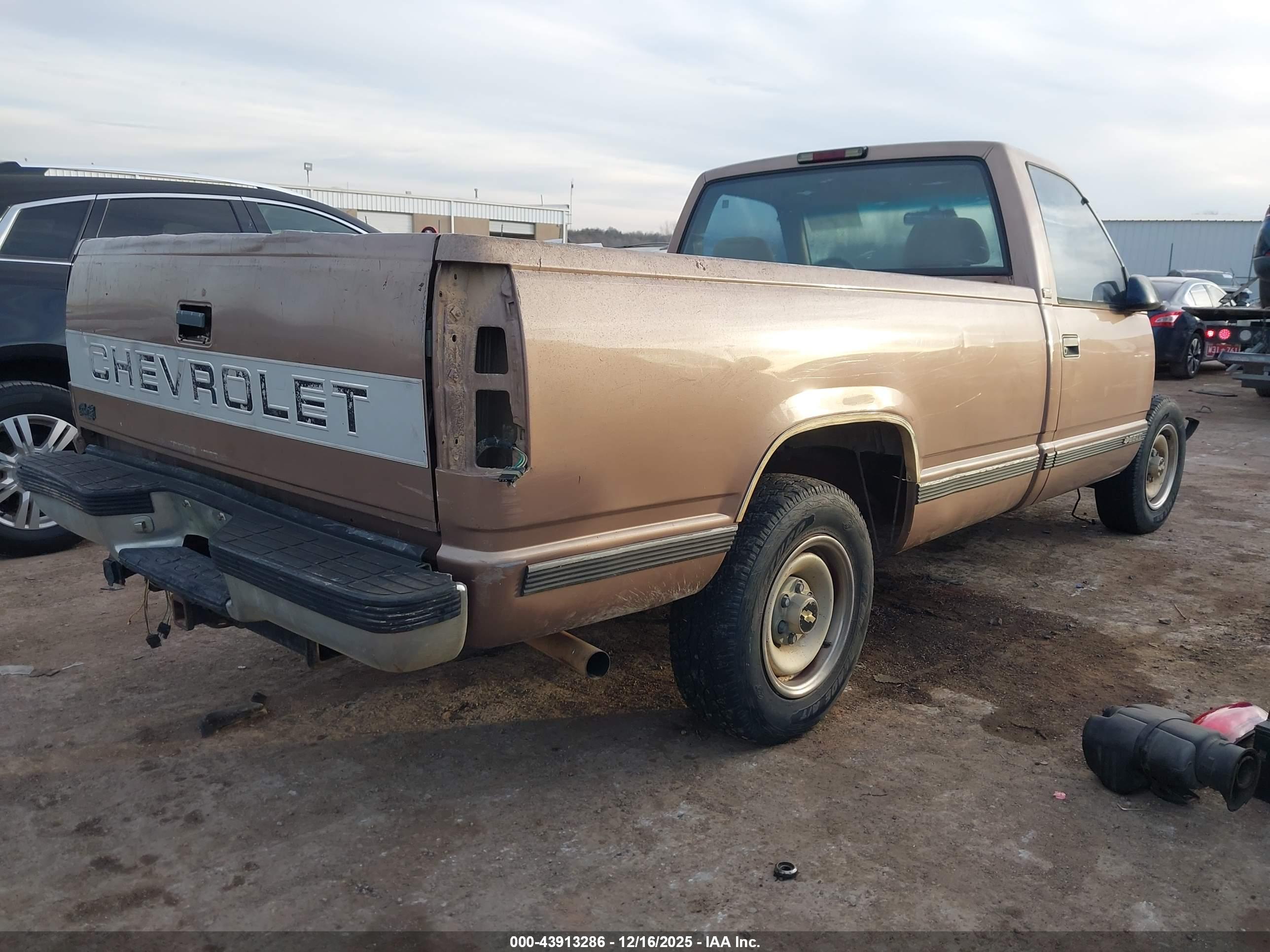 CHEVROLET GMT-400 image 4