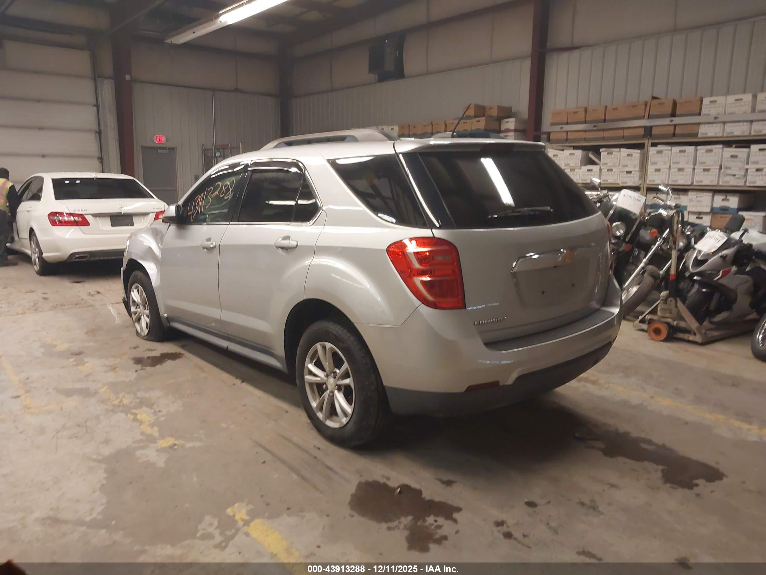 CHEVROLET EQUINOX image 3