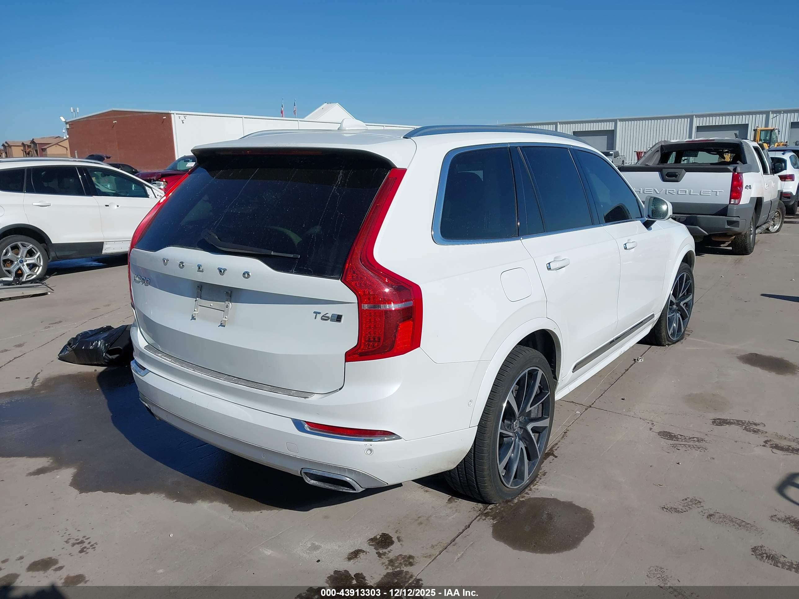 VOLVO XC90 image 4