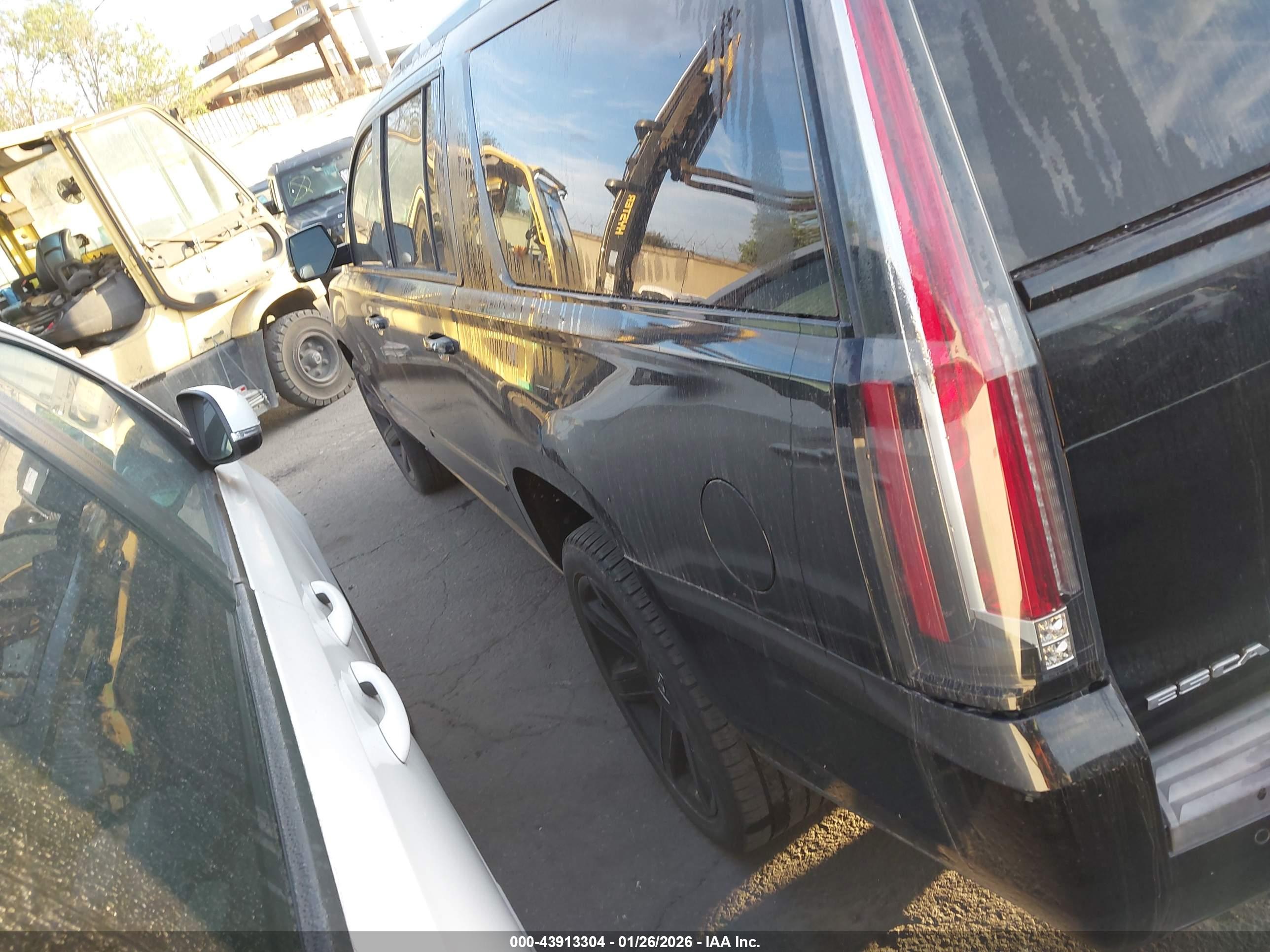 CADILLAC ESCALADE image 3