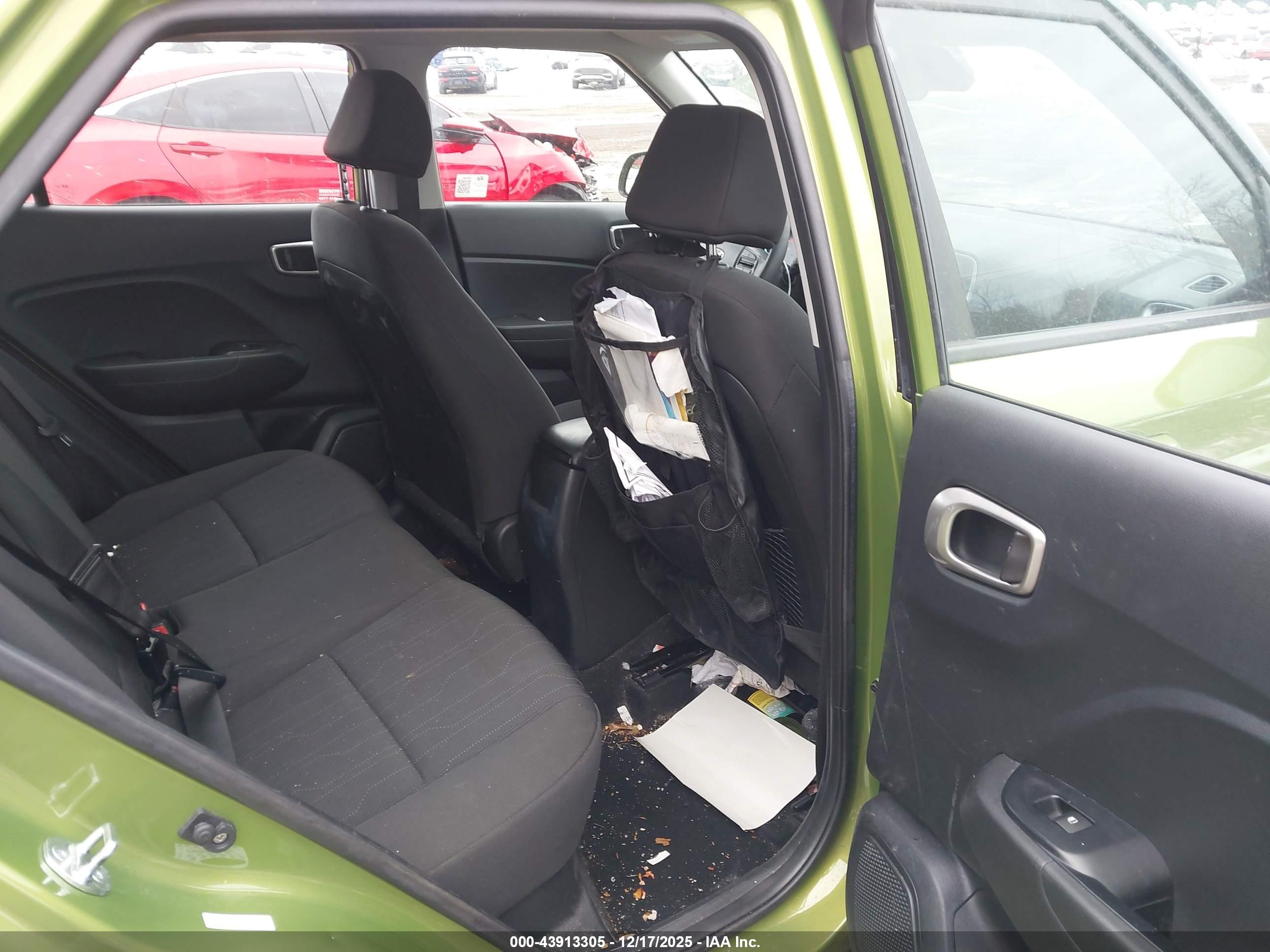 HYUNDAI VENUE image 8