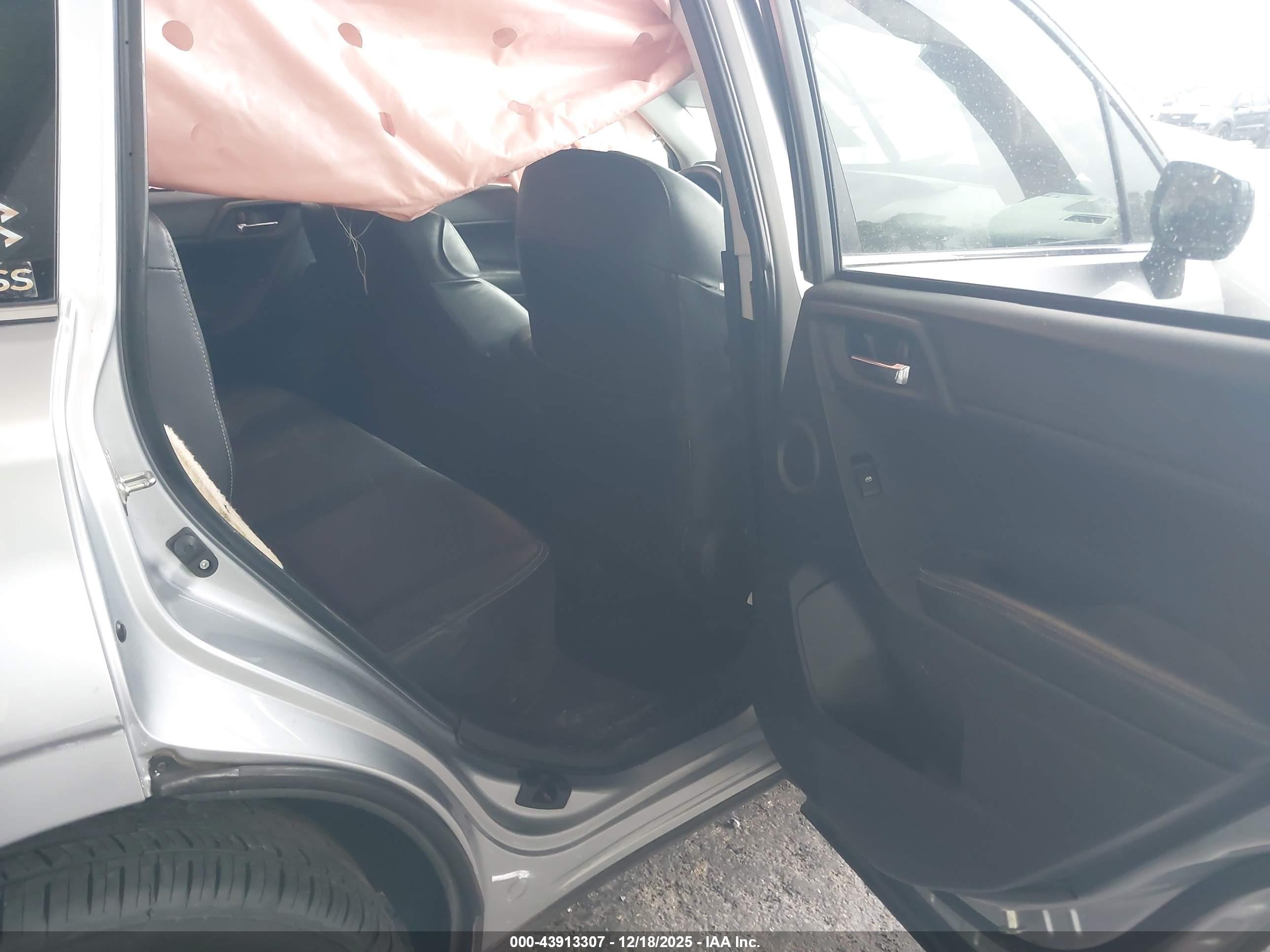 SUBARU FORESTER image 8
