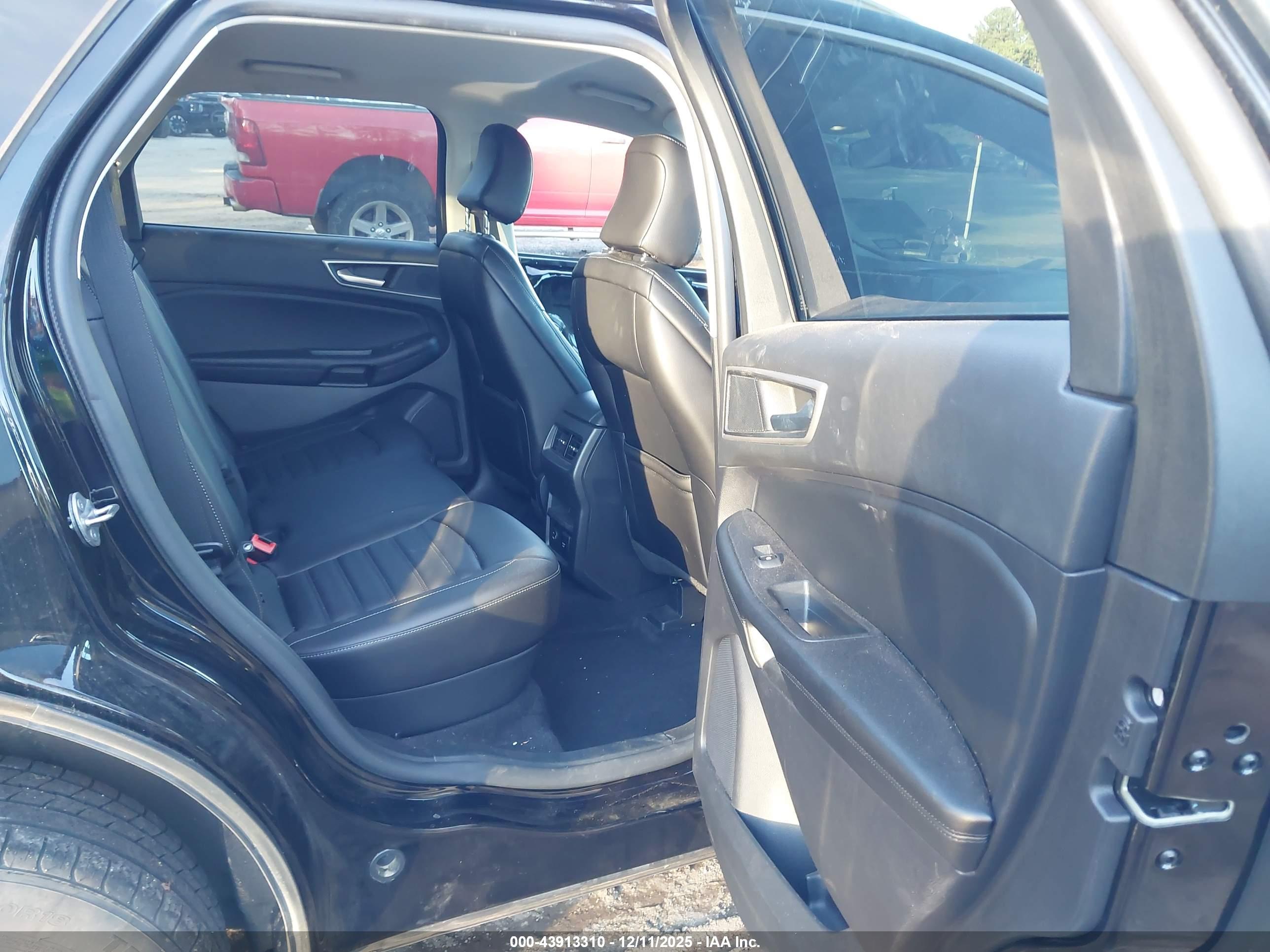 FORD EDGE image 8