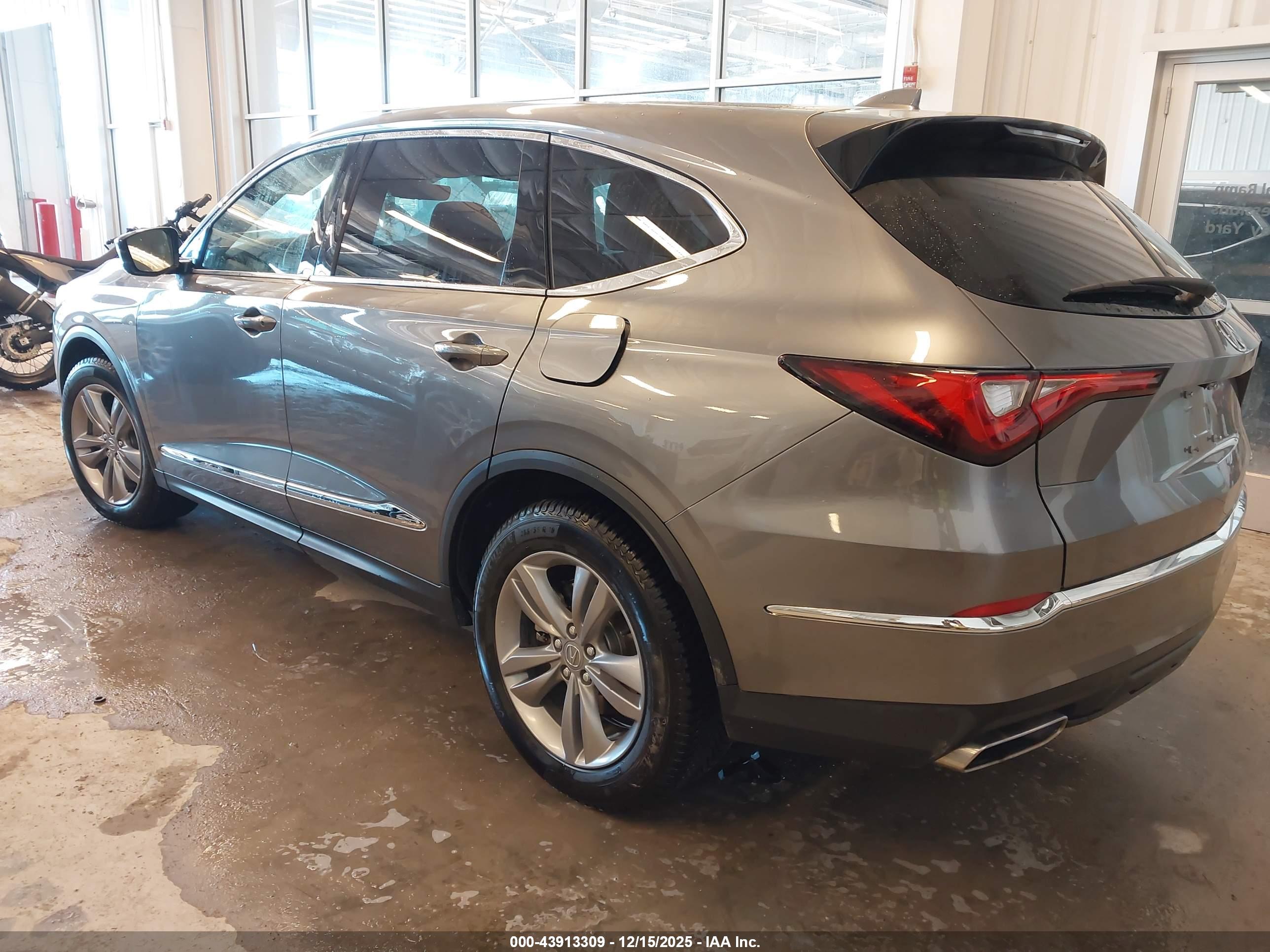 ACURA MDX image 3