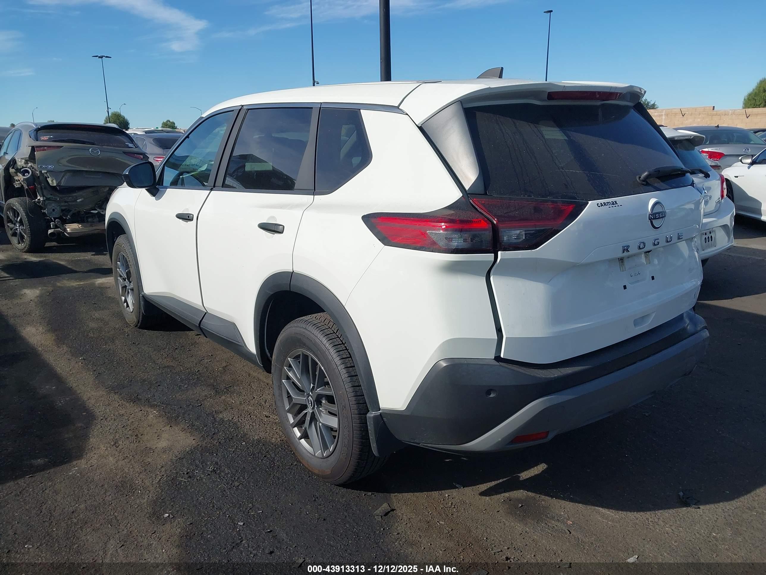 NISSAN ROGUE image 3