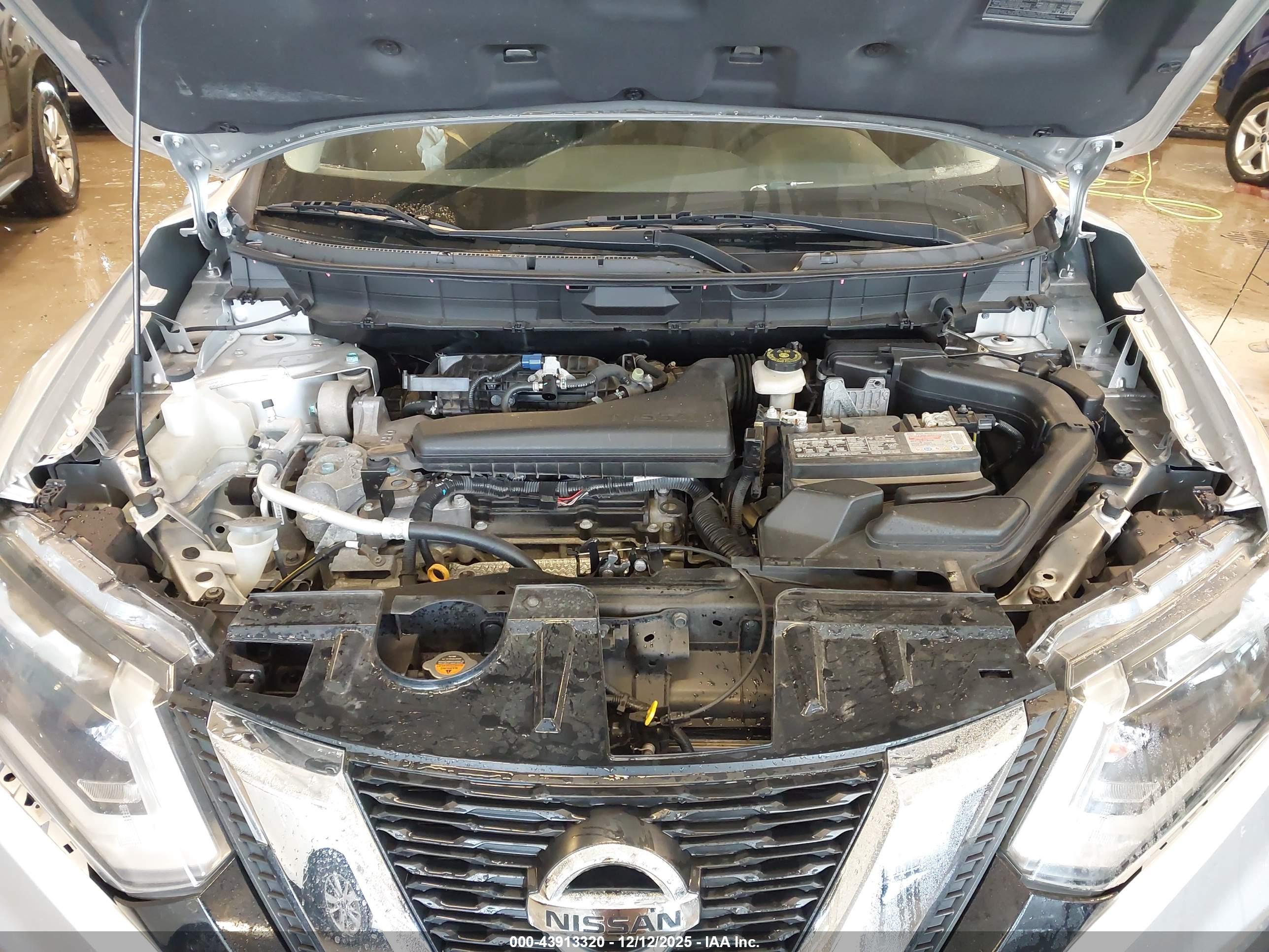 NISSAN ROGUE image 10