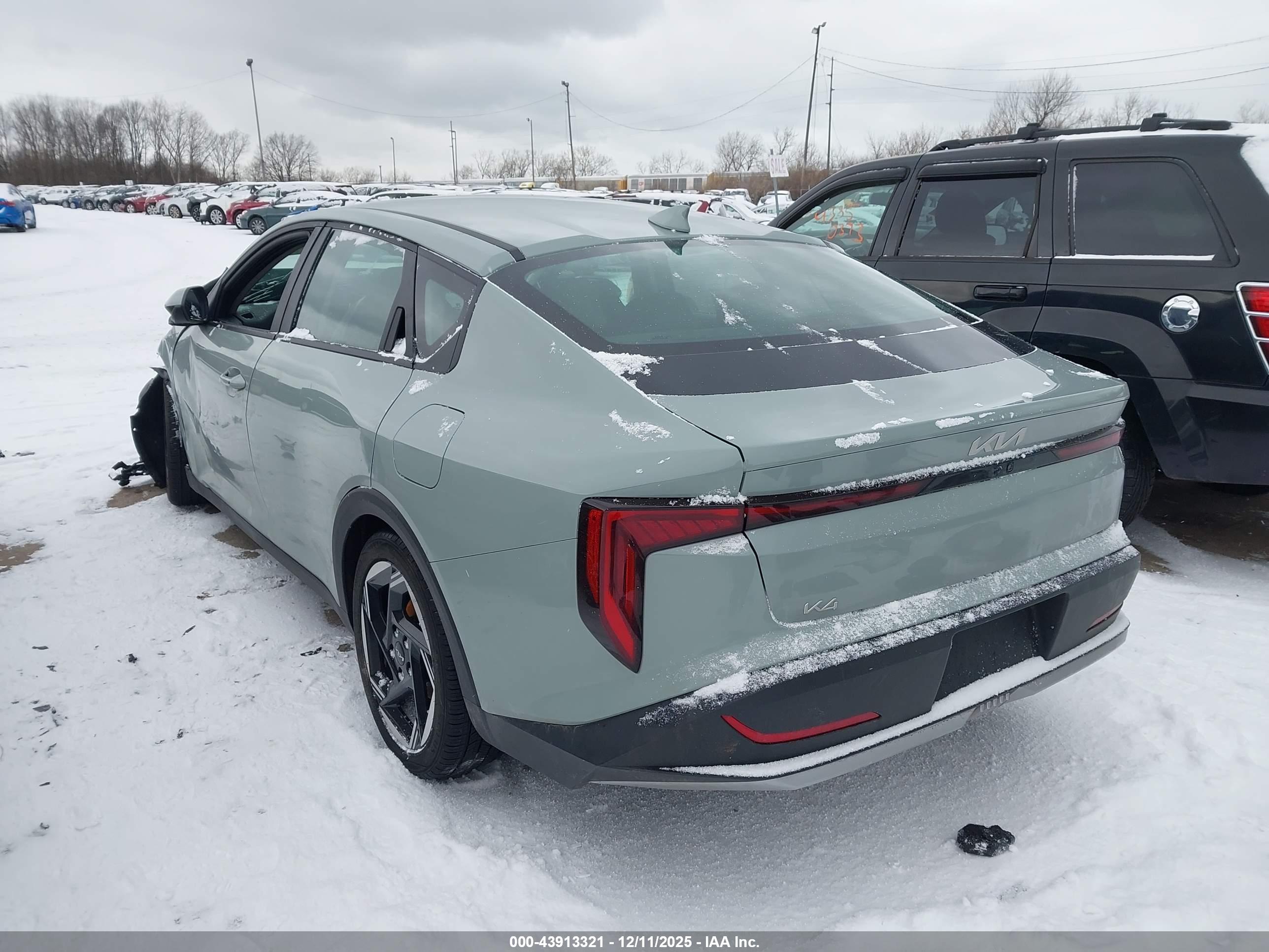 KIA K4 image 3