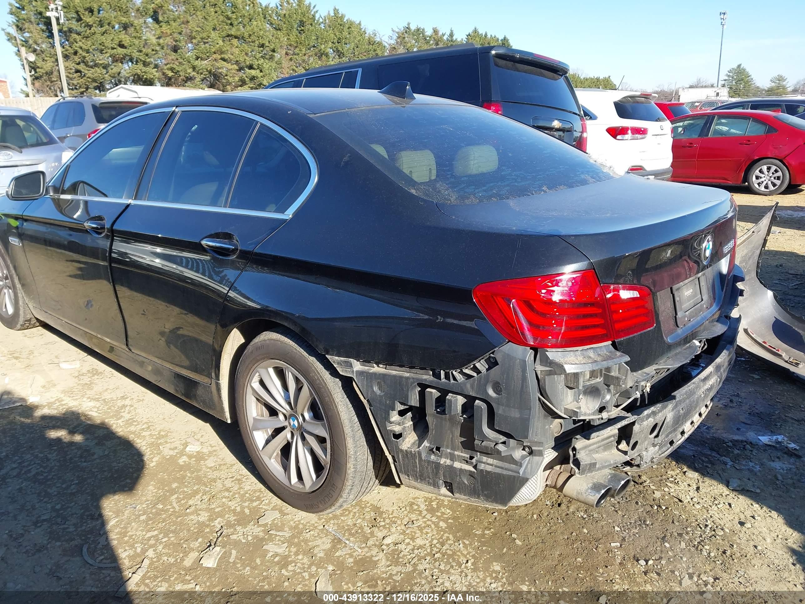 BMW 528I image 3