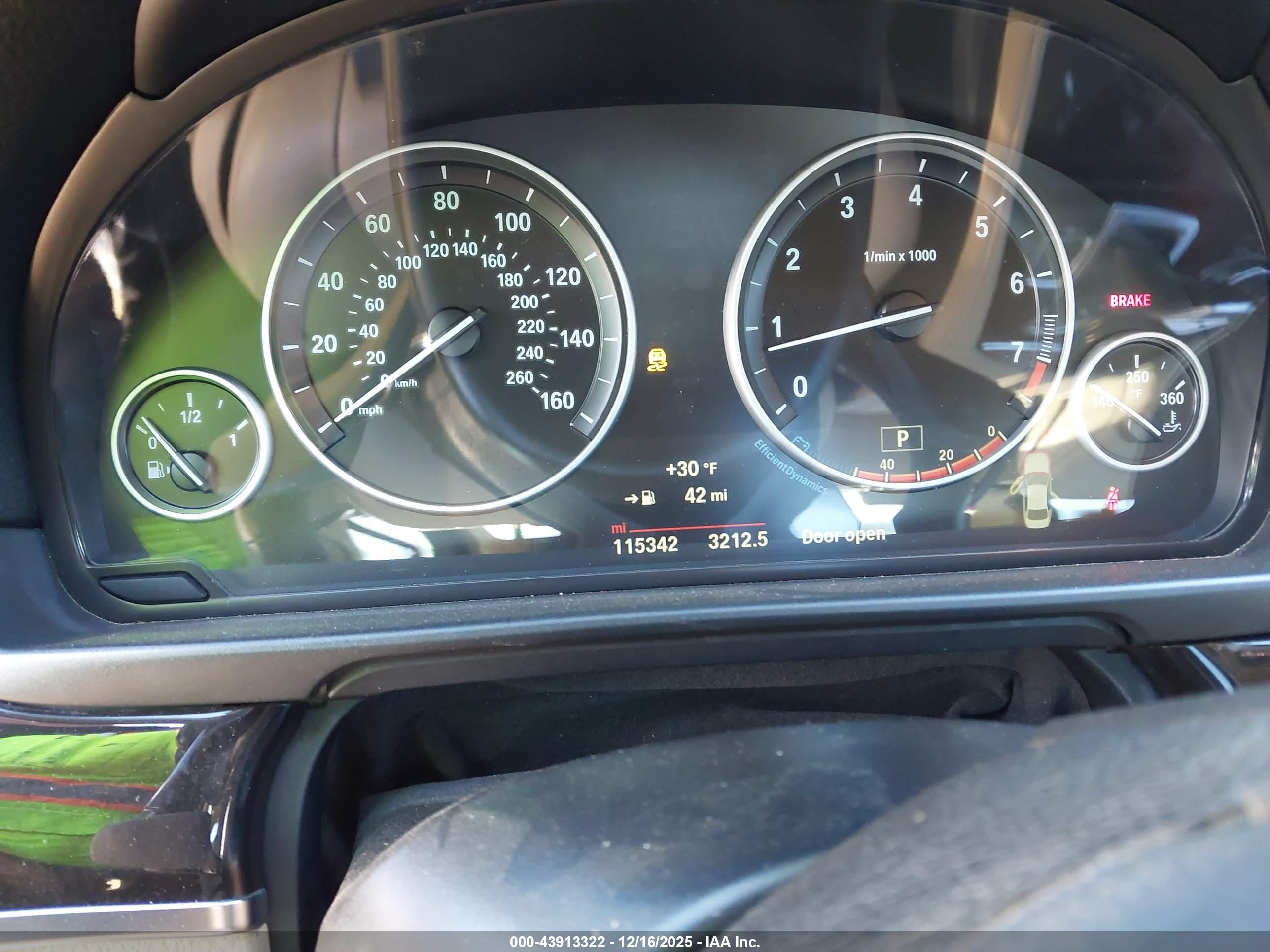 BMW 528I image 7