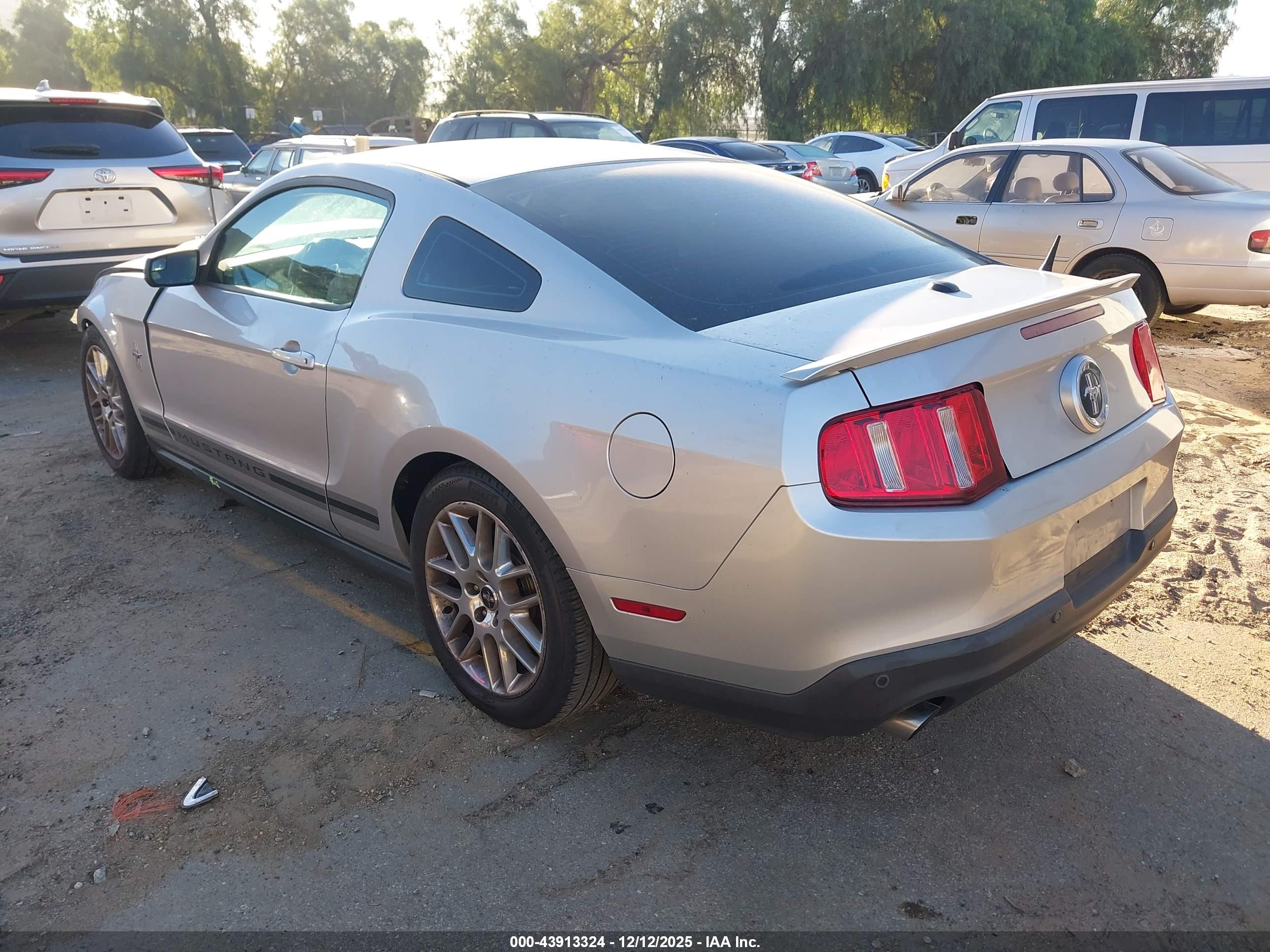 FORD MUSTANG image 3
