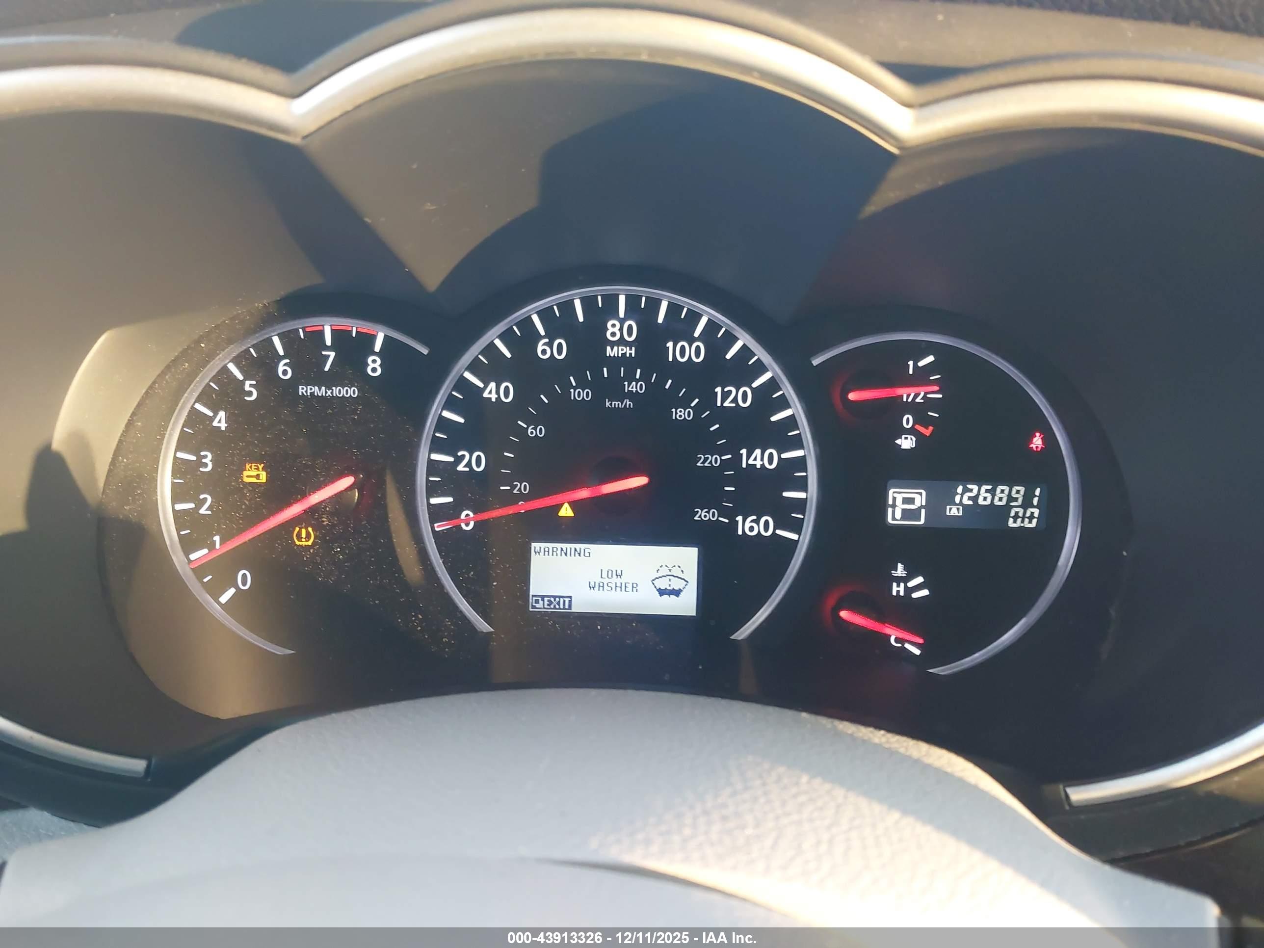 NISSAN QUEST image 7