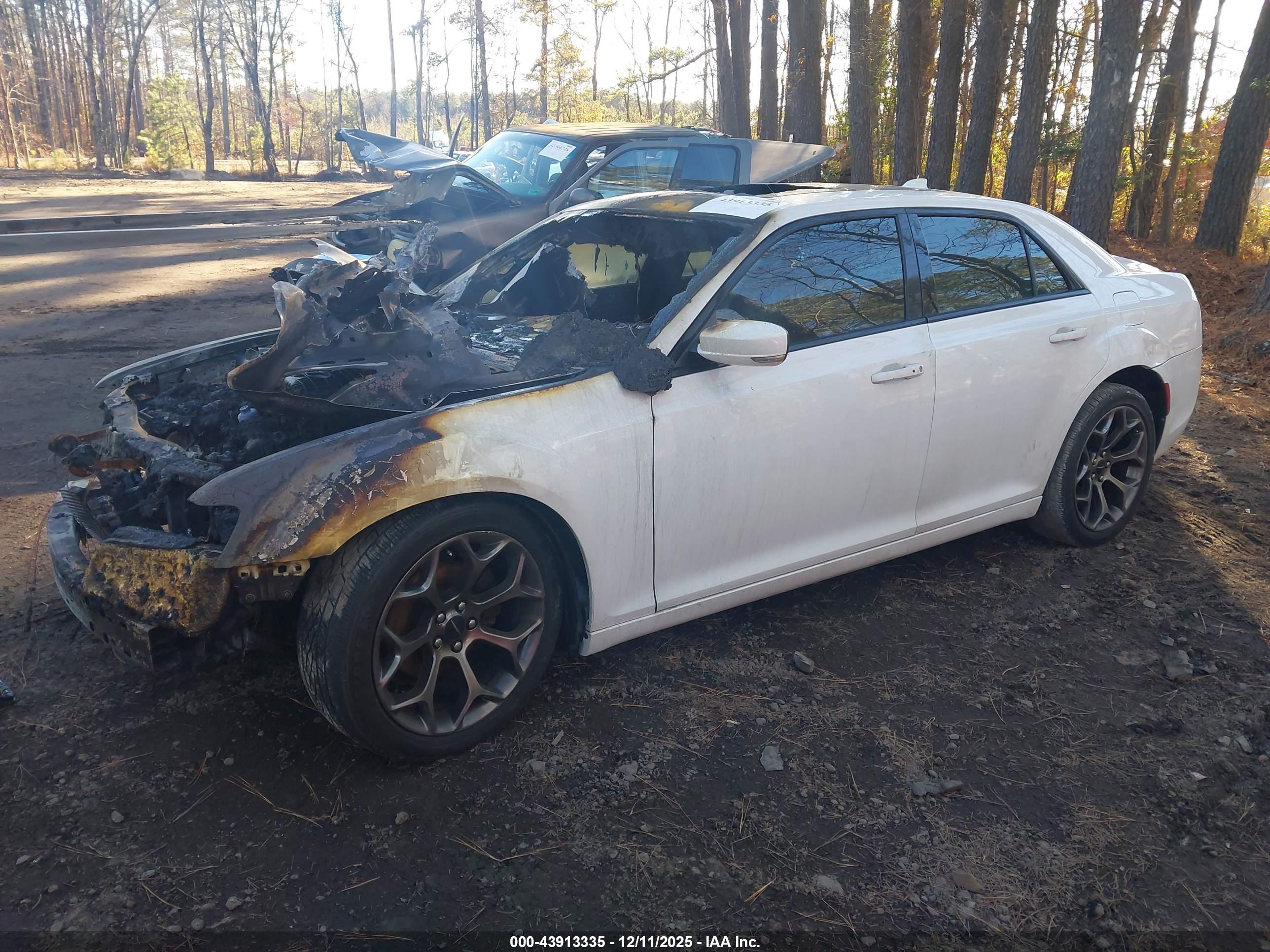 CHRYSLER 300 image 2