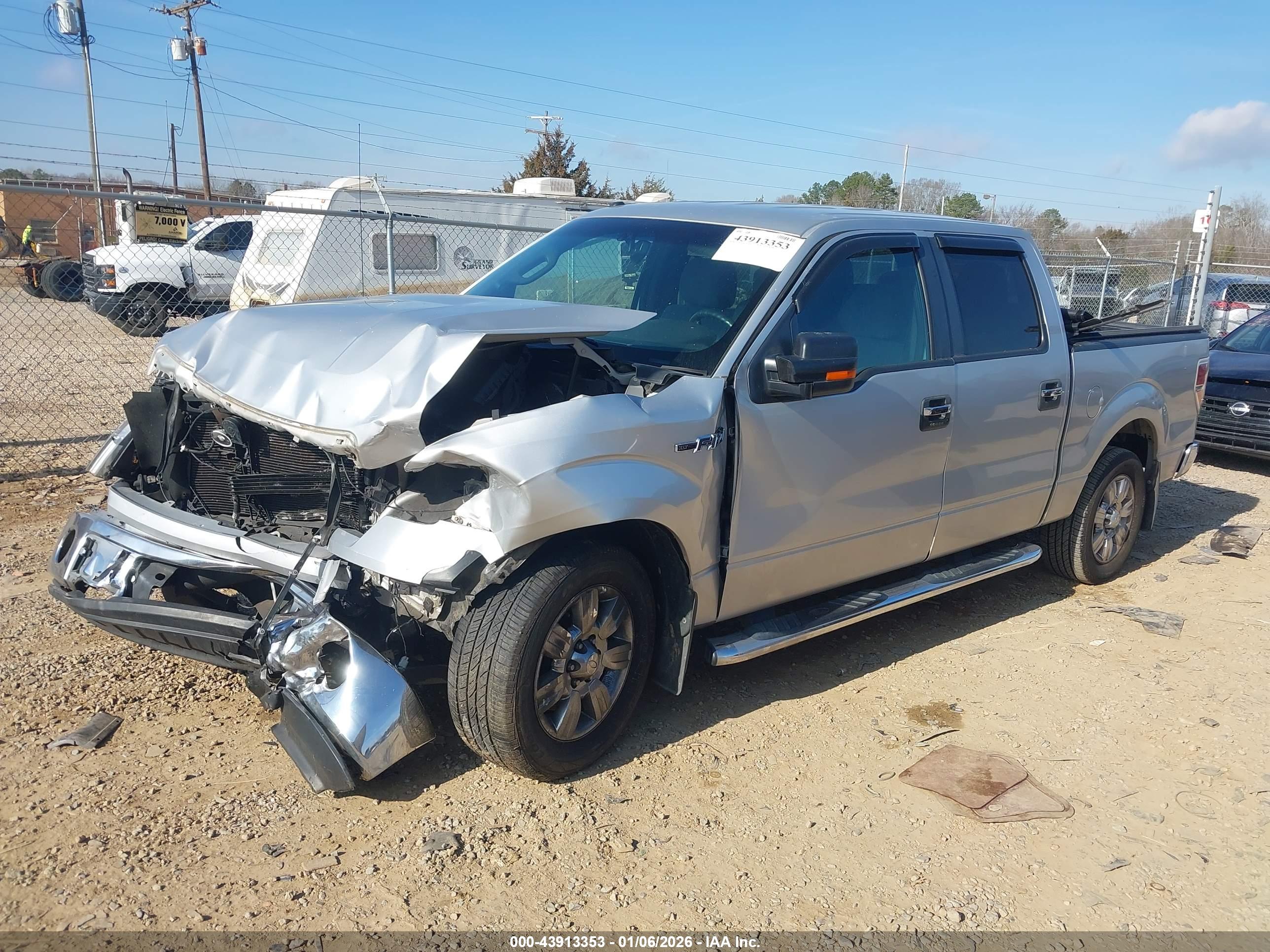 FORD F-150 image 2