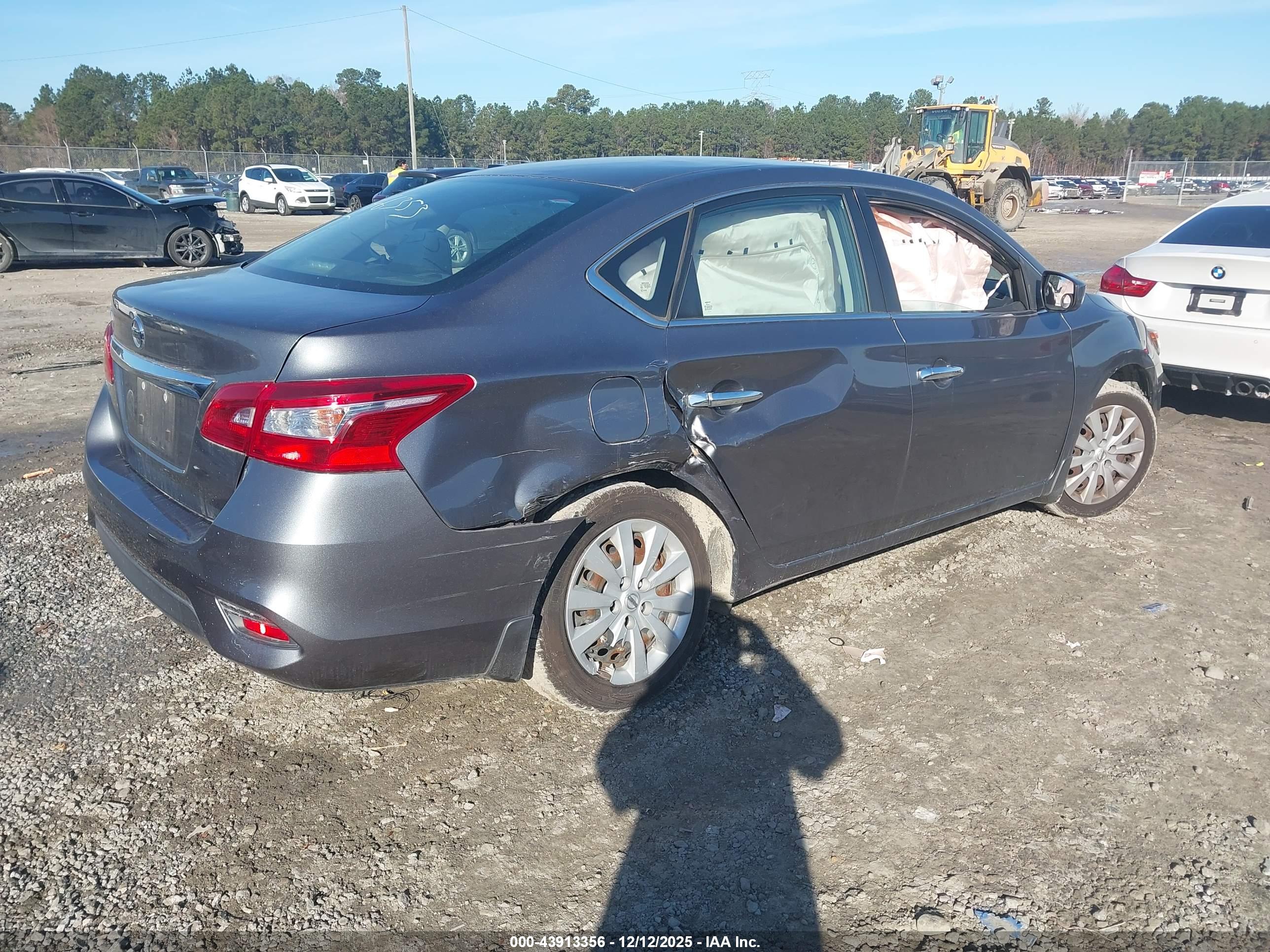 NISSAN SENTRA image 4