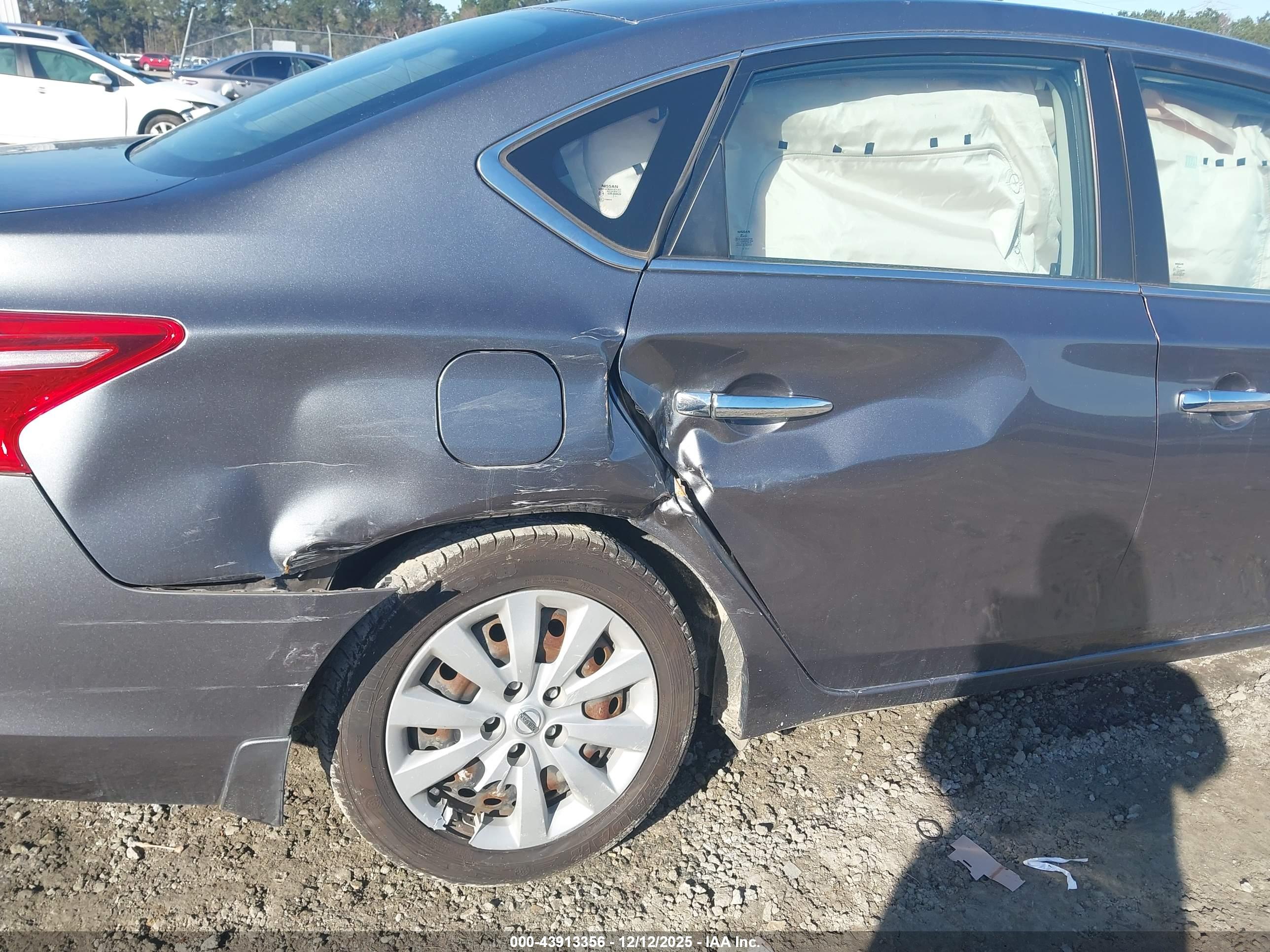 NISSAN SENTRA image 6
