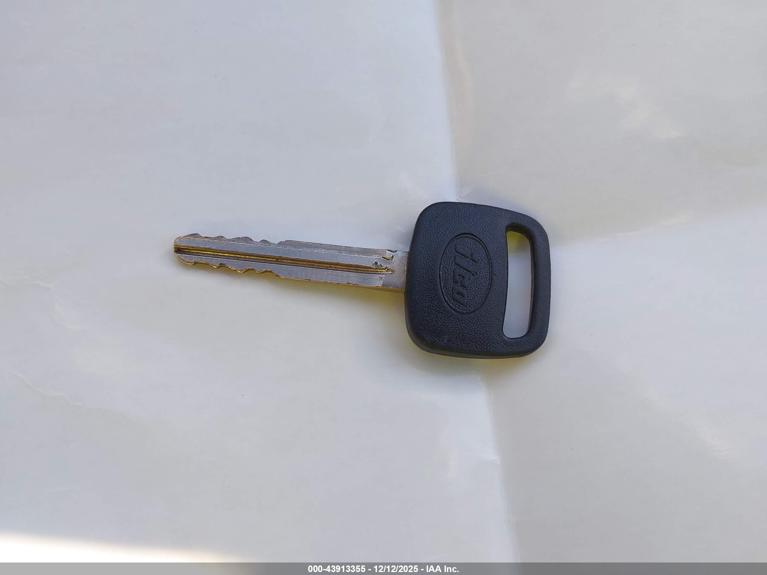 TOYOTA YARIS image 11