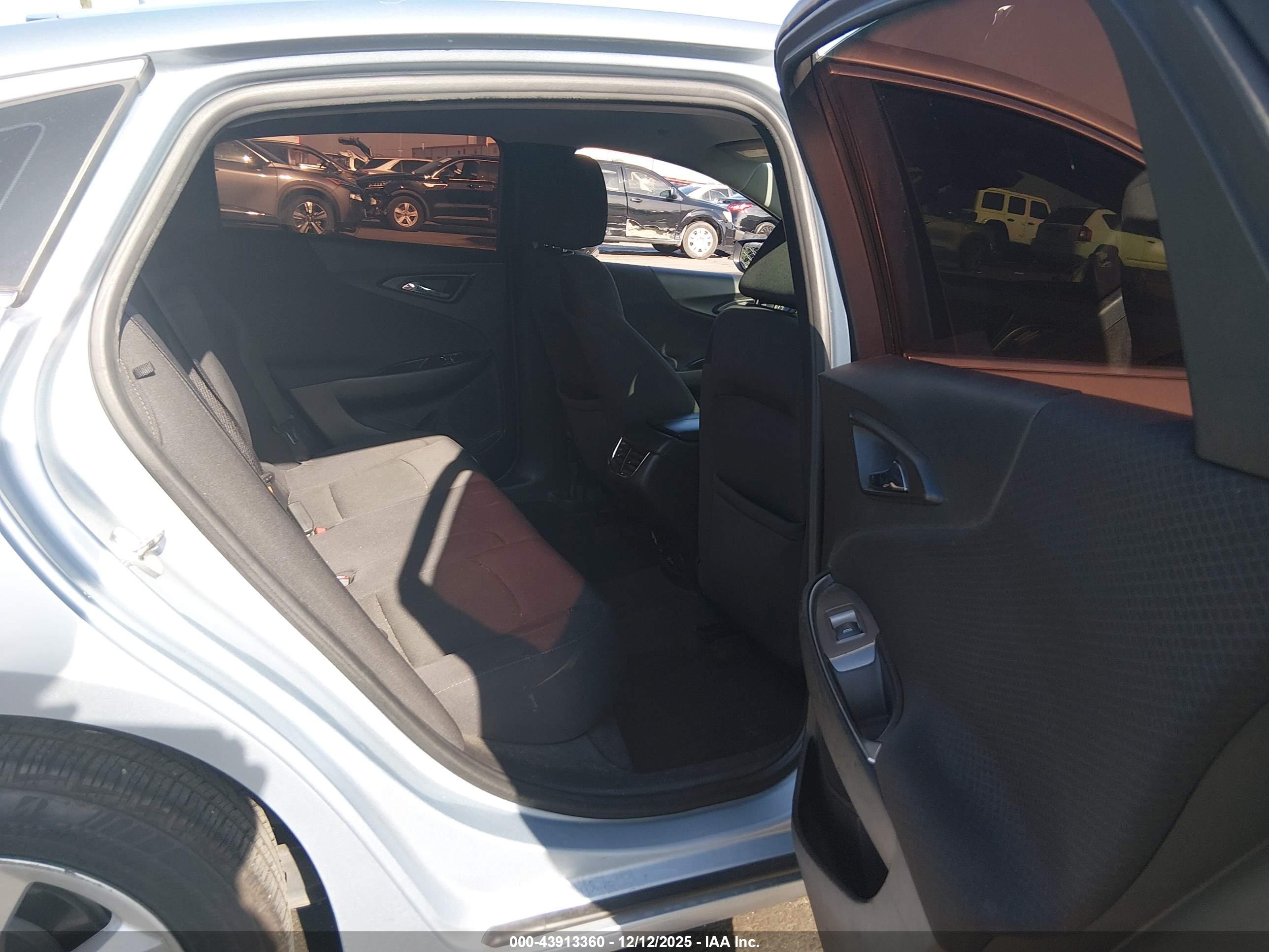 CHEVROLET MALIBU image 8