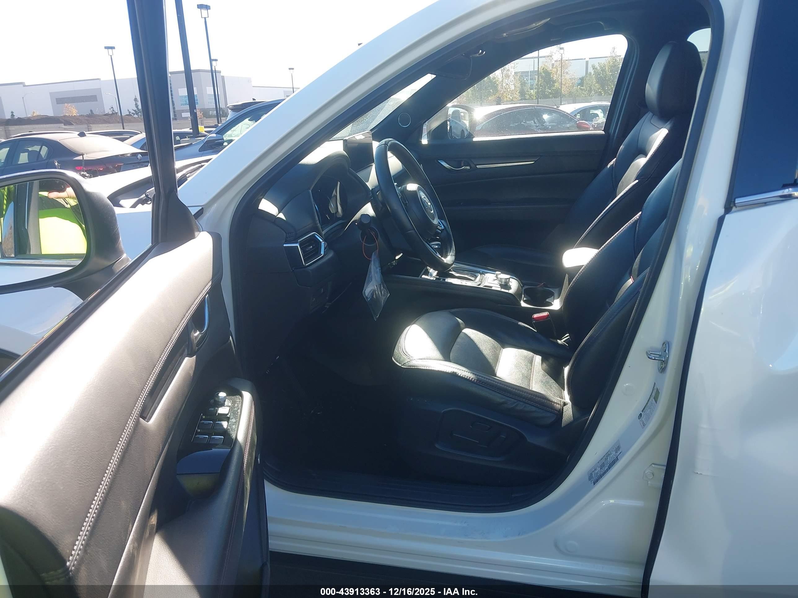 MAZDA CX-5 image 8
