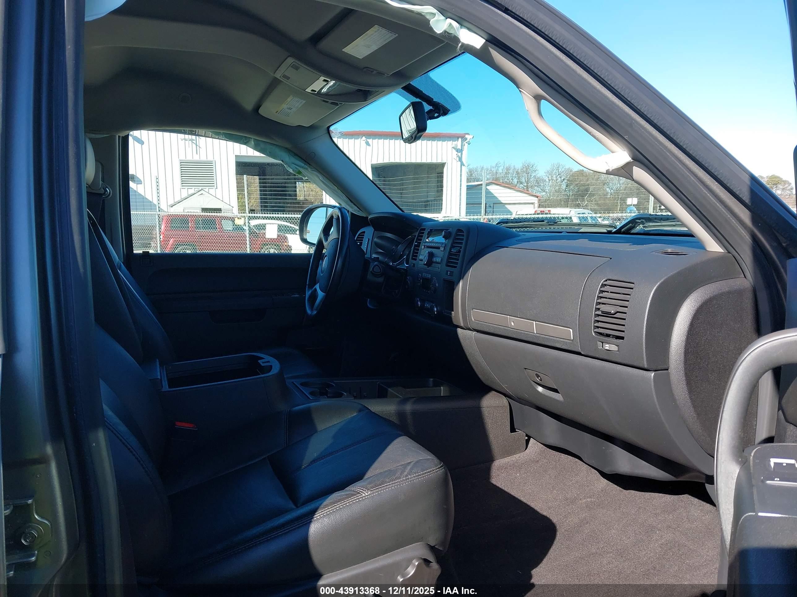 GMC SIERRA image 5