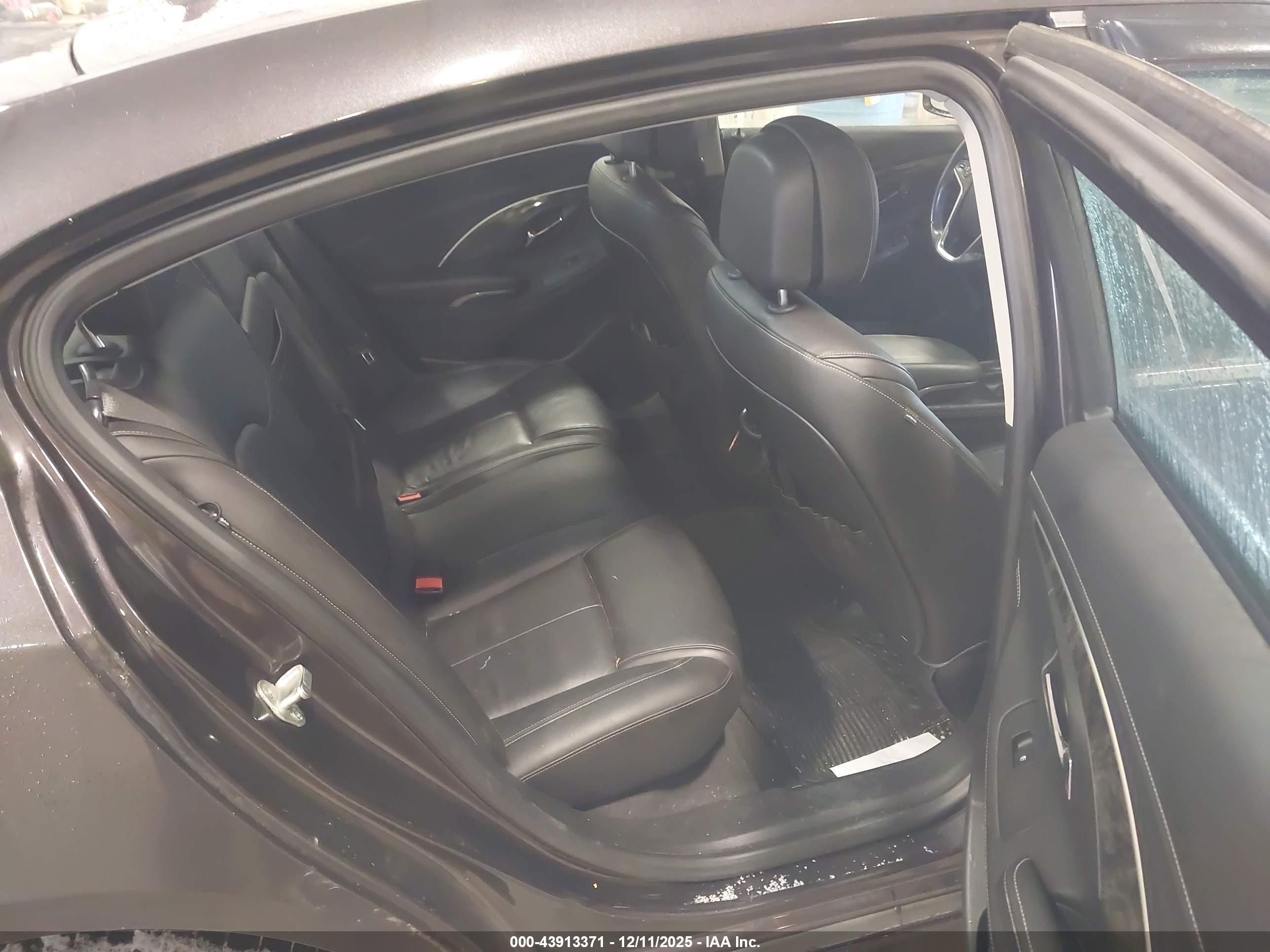 BUICK LACROSSE image 8