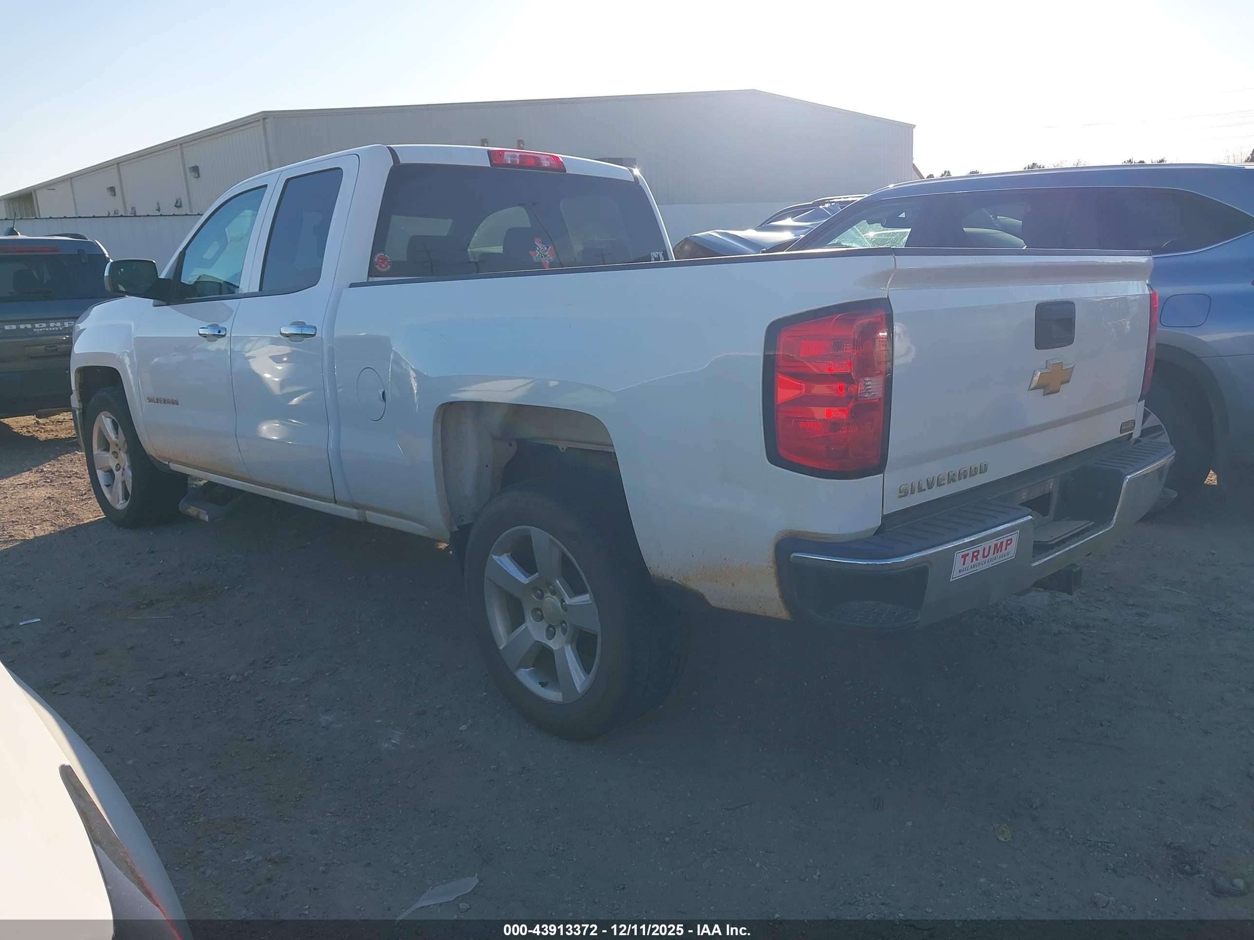 CHEVROLET SILVERADO image 3