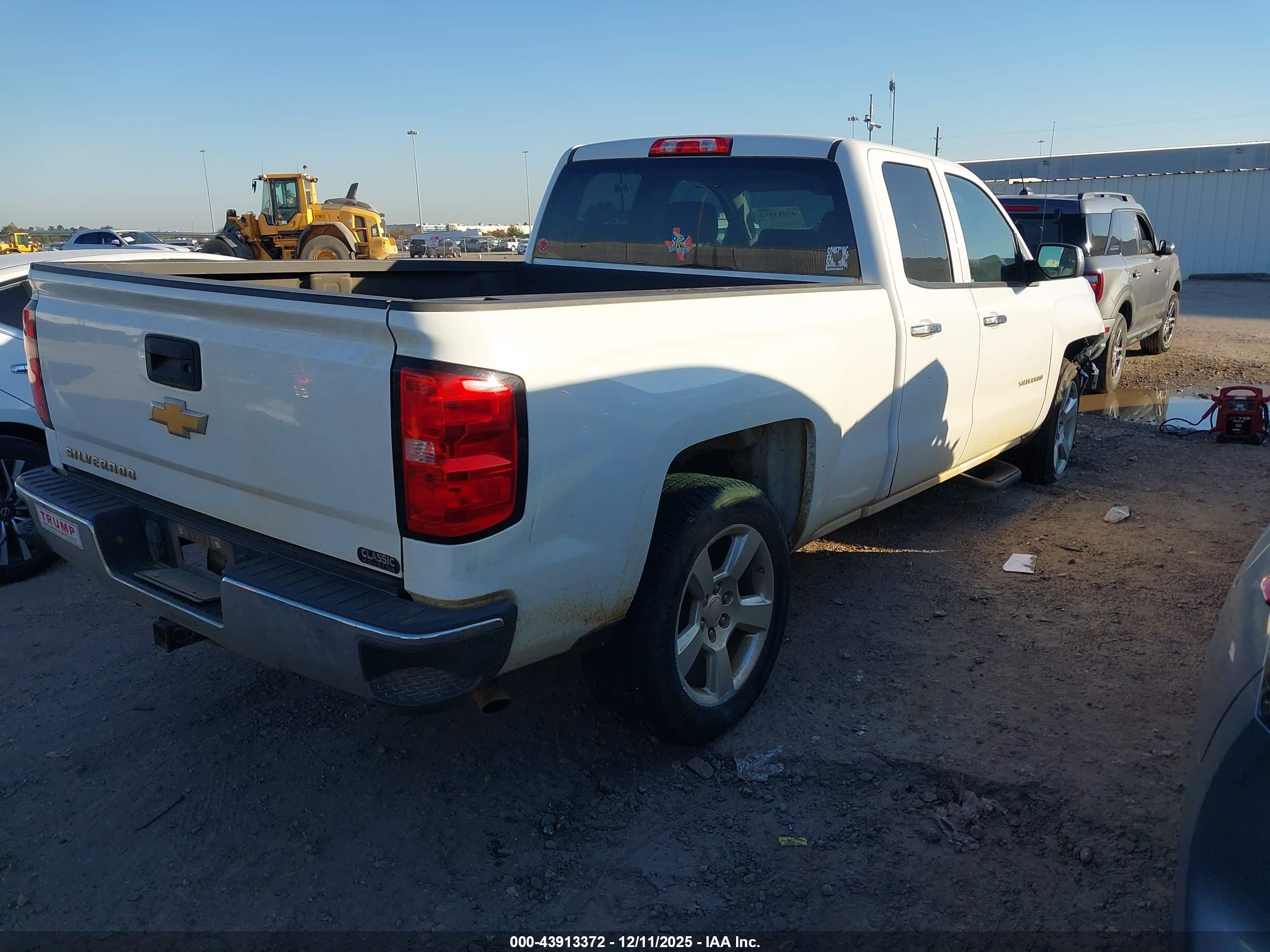 CHEVROLET SILVERADO image 4