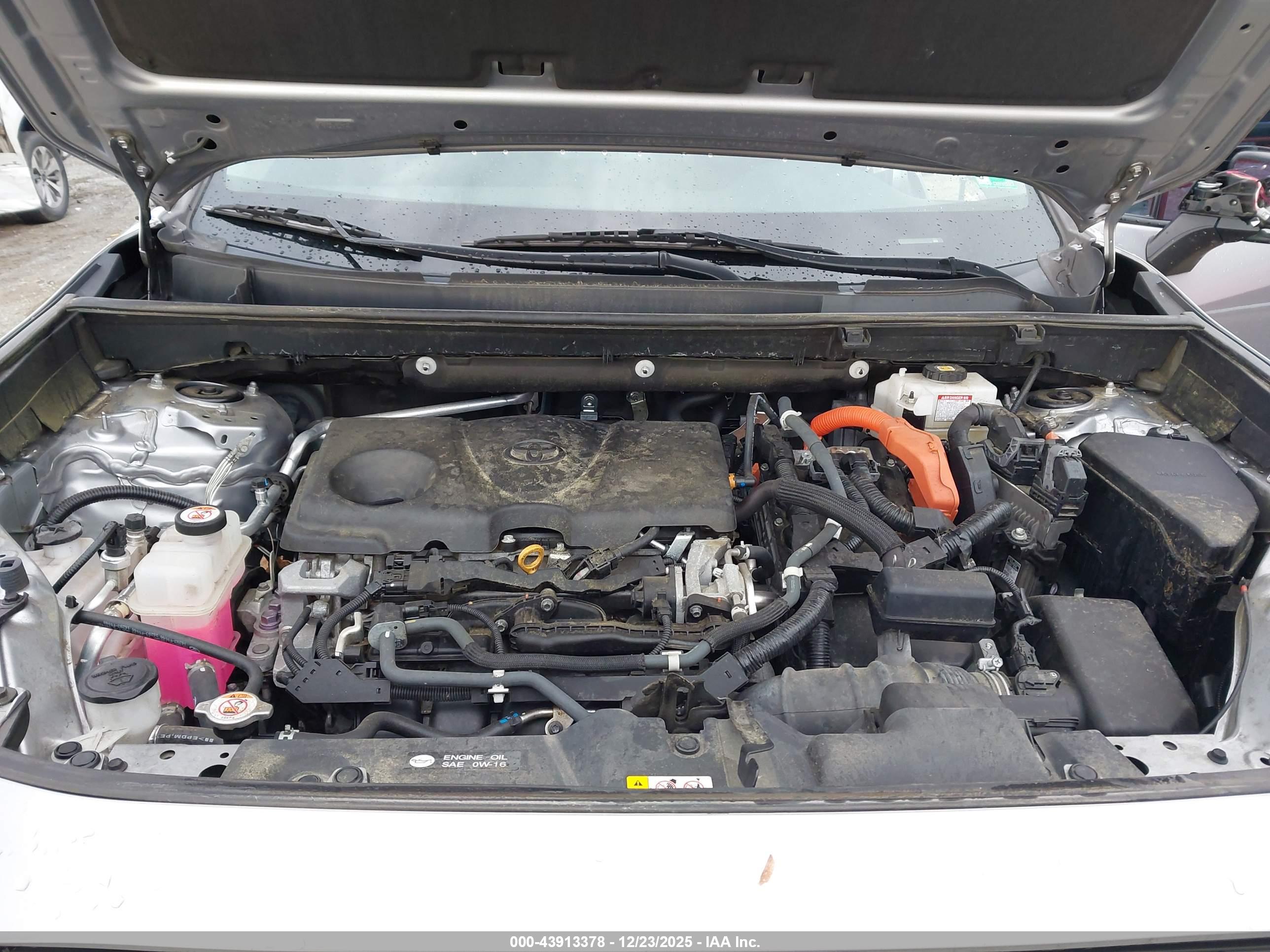 TOYOTA RAV4 image 10