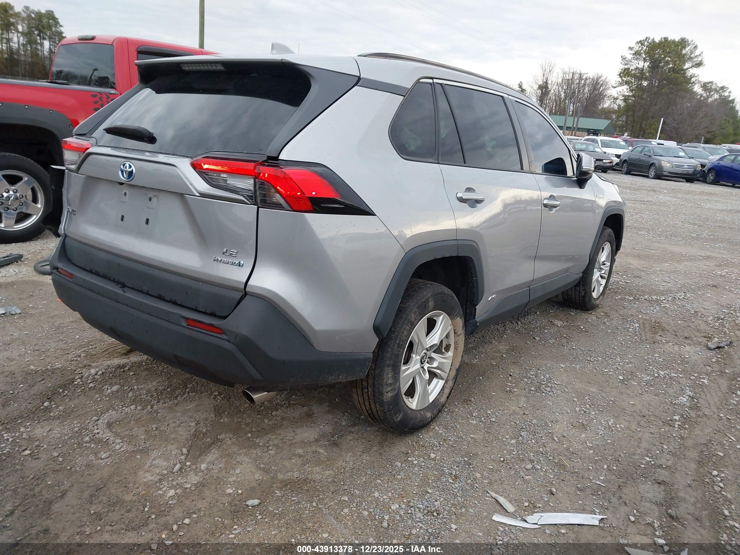 TOYOTA RAV4 image 4