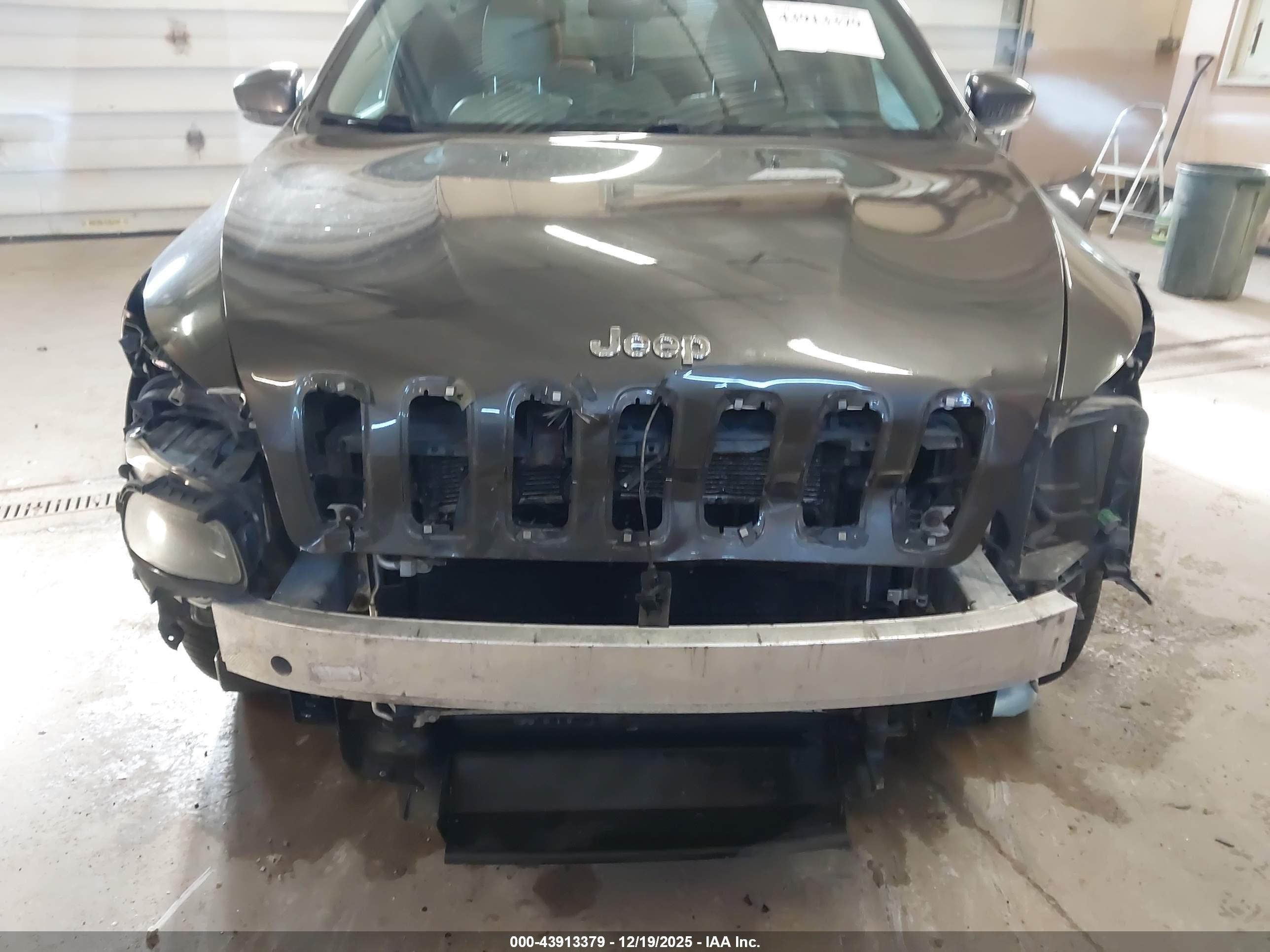 JEEP CHEROKEE image 6