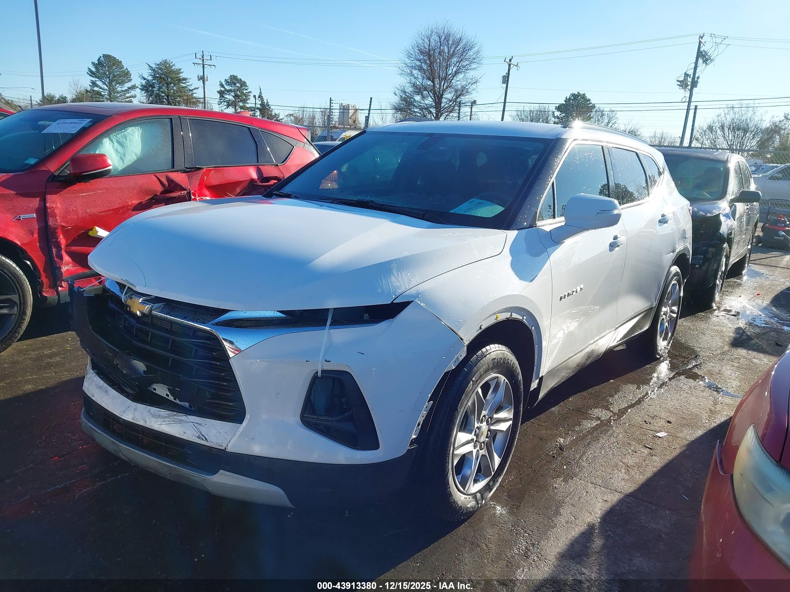 CHEVROLET BLAZER image 2
