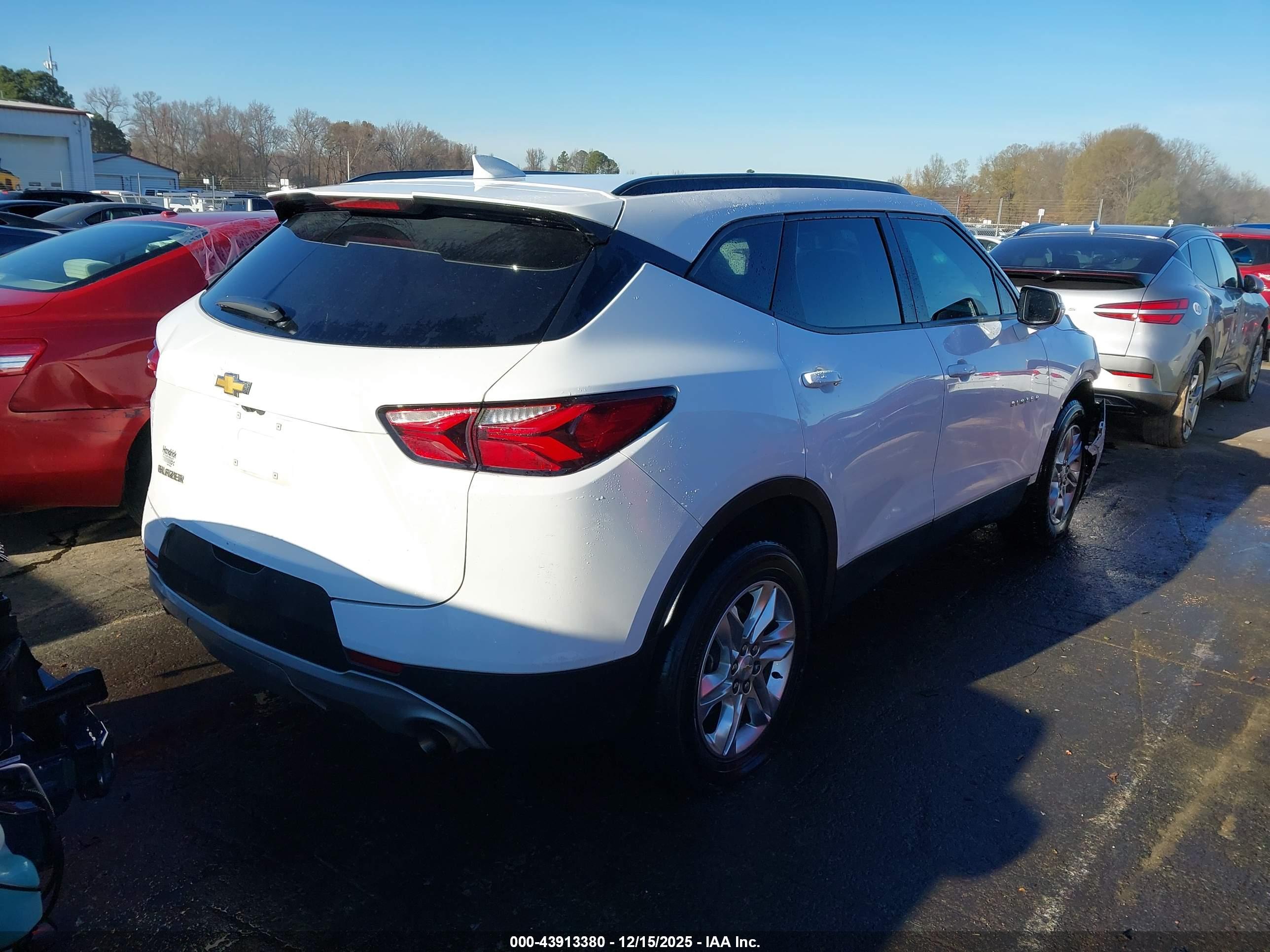 CHEVROLET BLAZER image 4