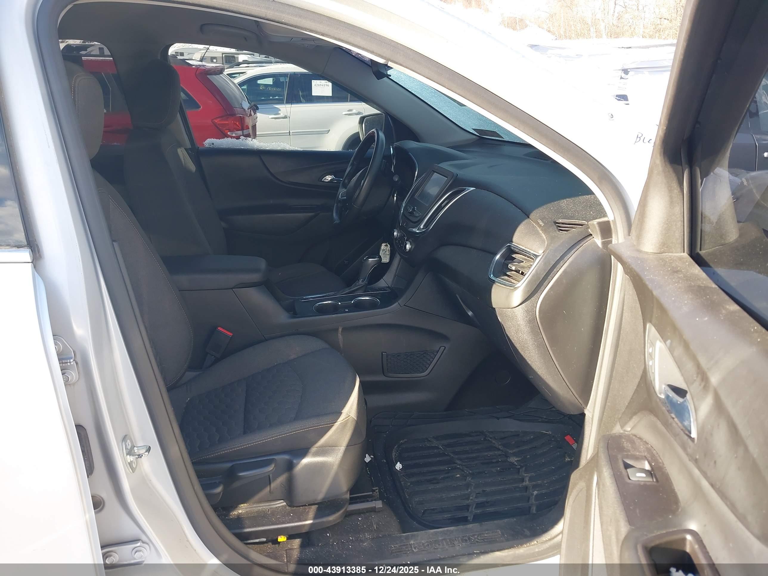 CHEVROLET EQUINOX image 5