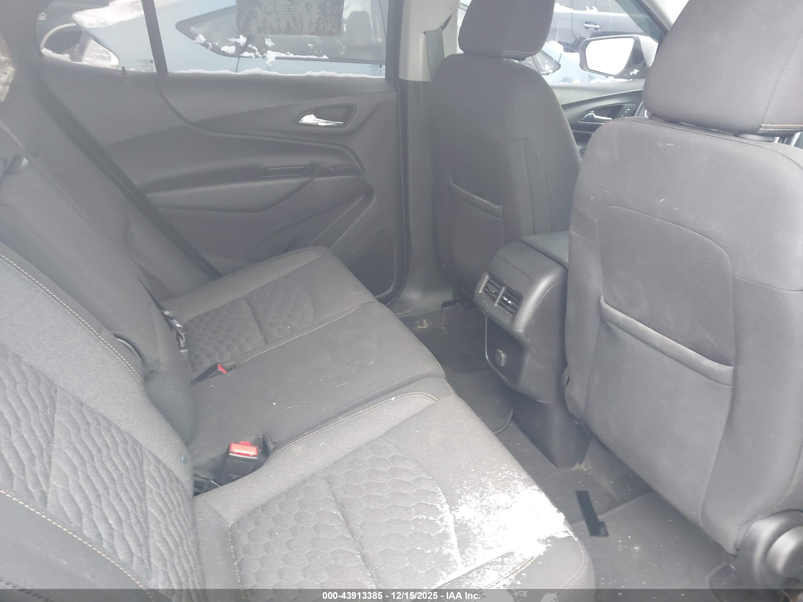 CHEVROLET EQUINOX image 8