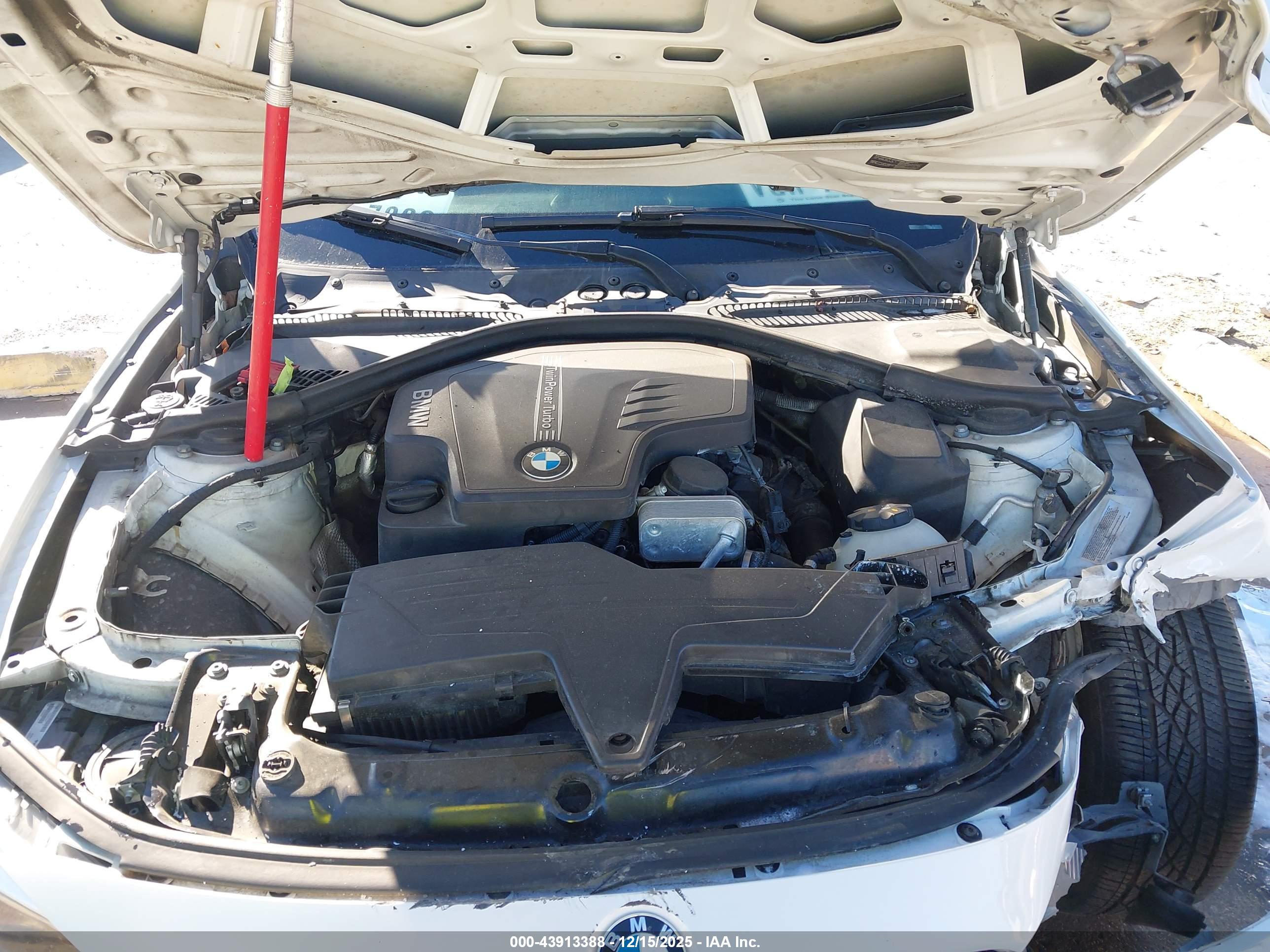 BMW 320I image 10