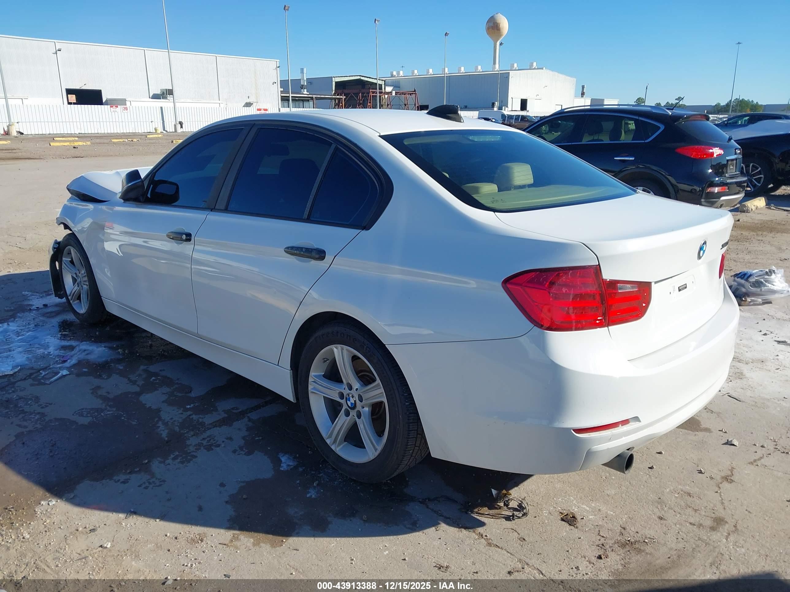 BMW 320I image 3