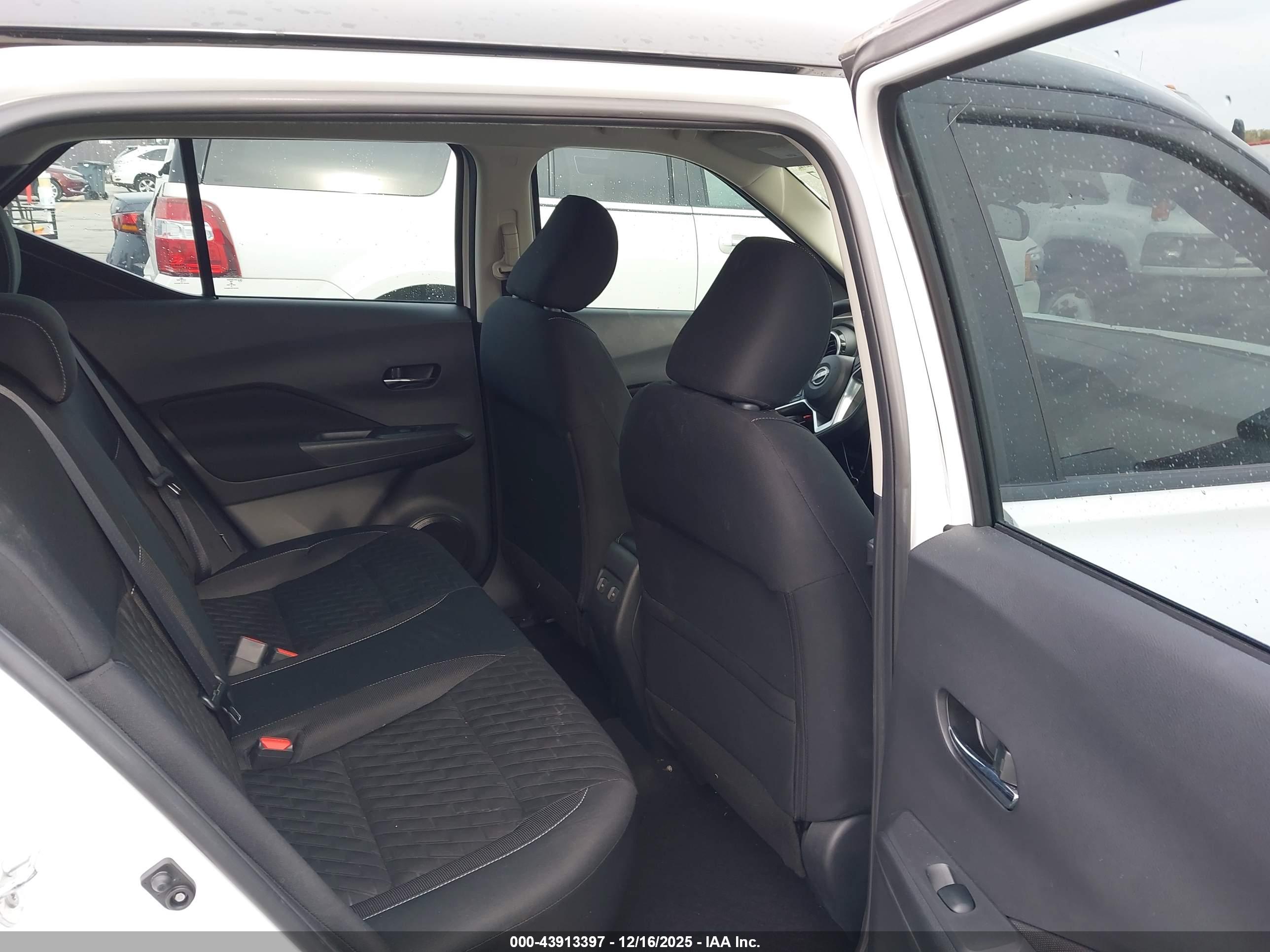 NISSAN KICKS image 8